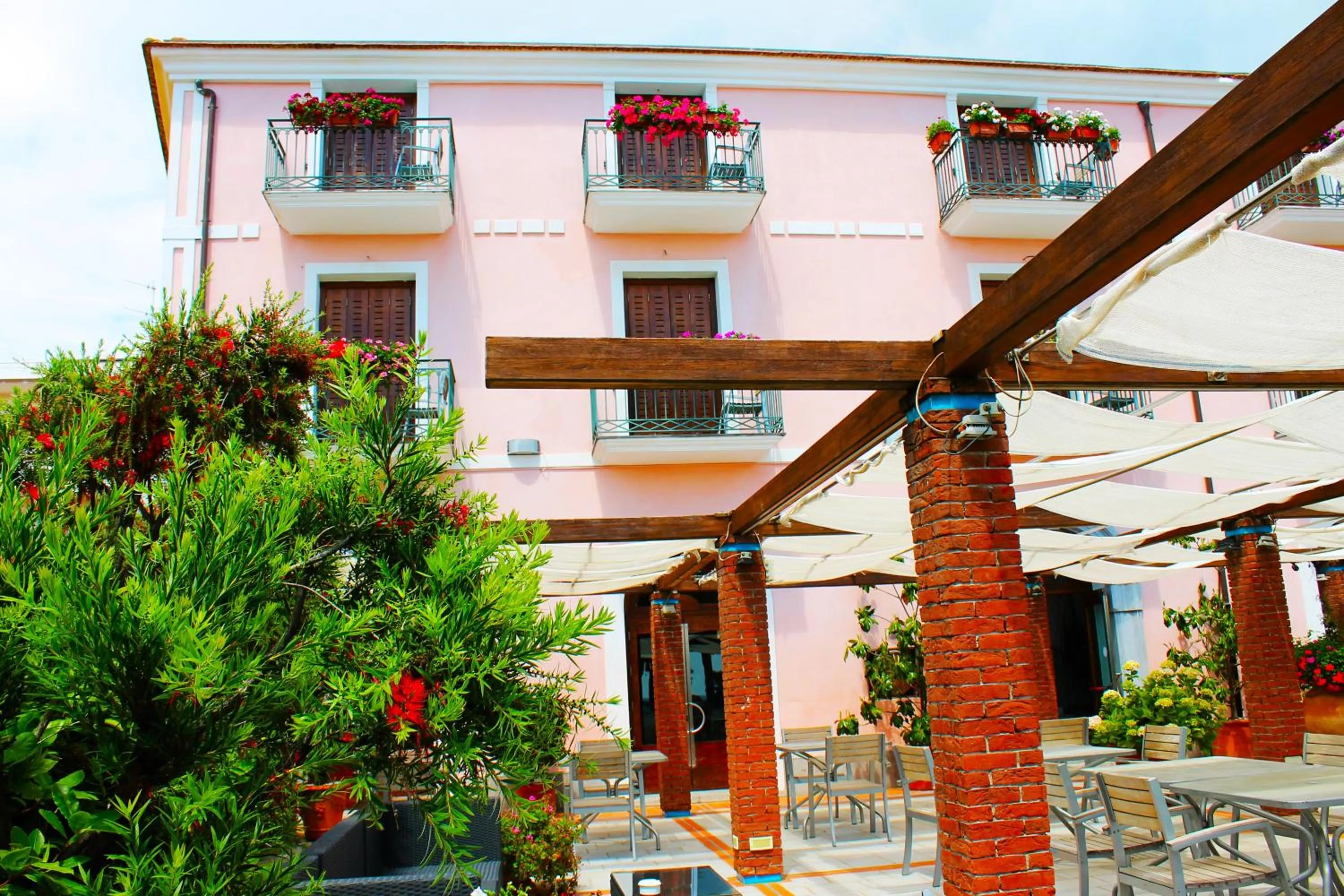 Property building in Hotel Pisacane