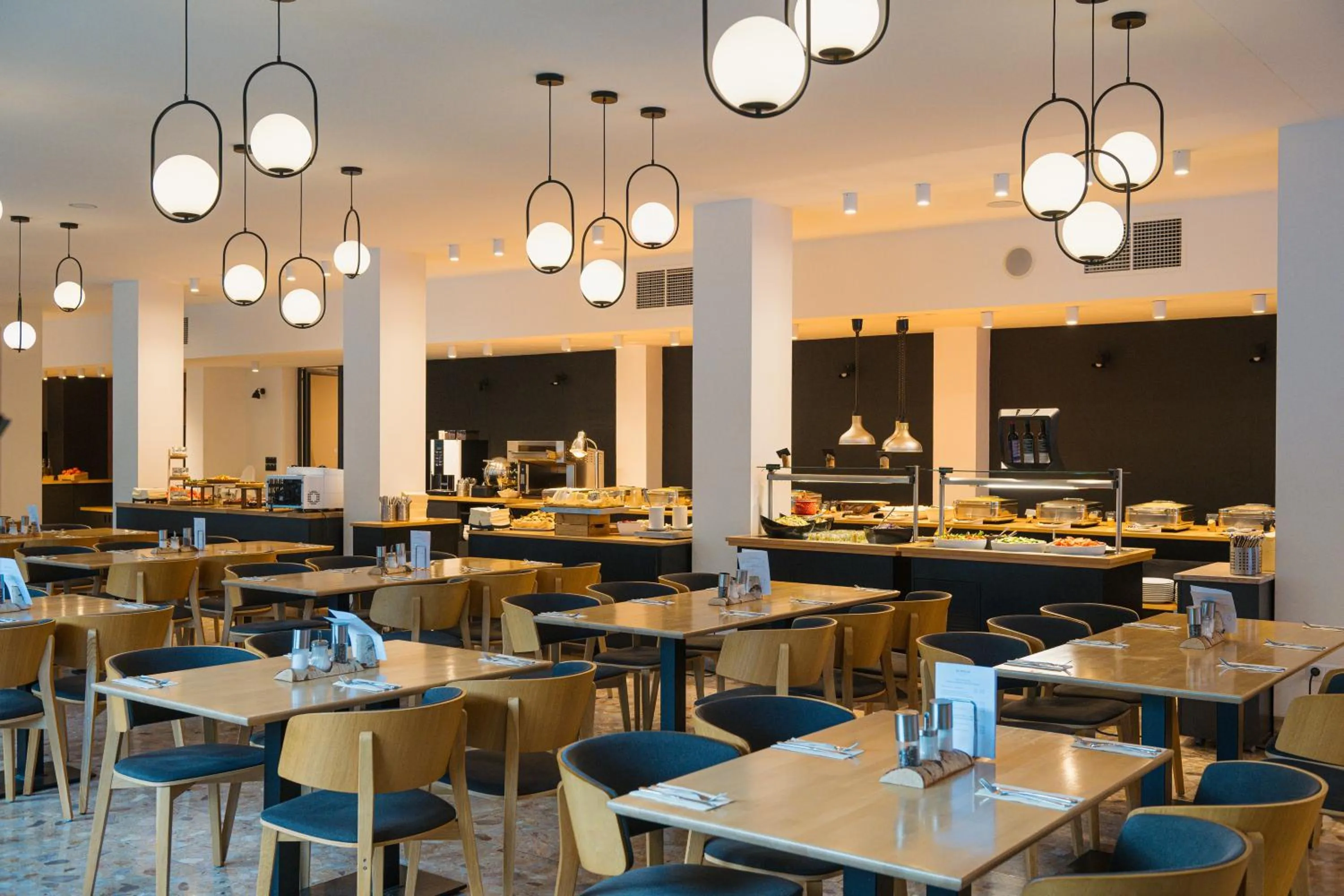 Restaurant/places to eat in OREA Resort Horizont Šumava