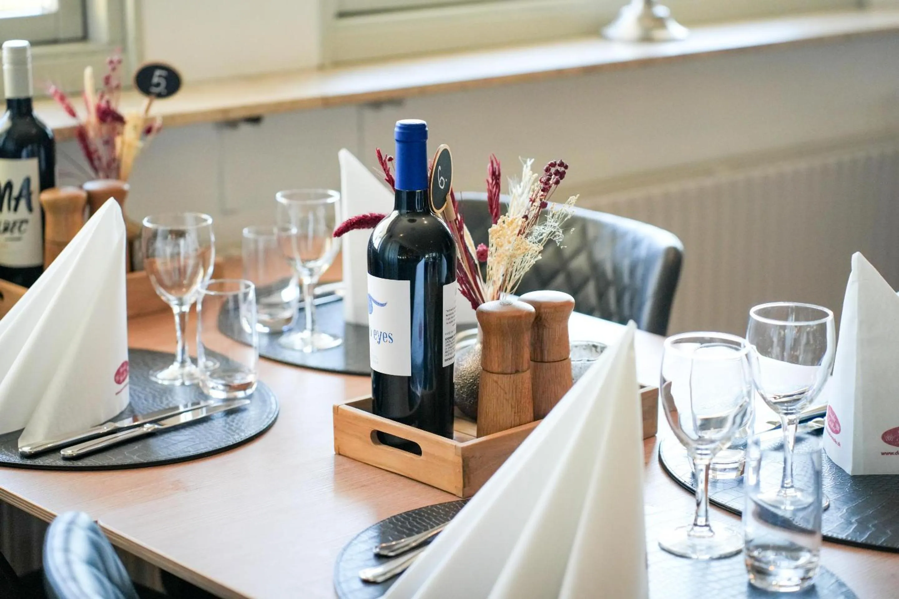 Food and drinks in Hotel Falken