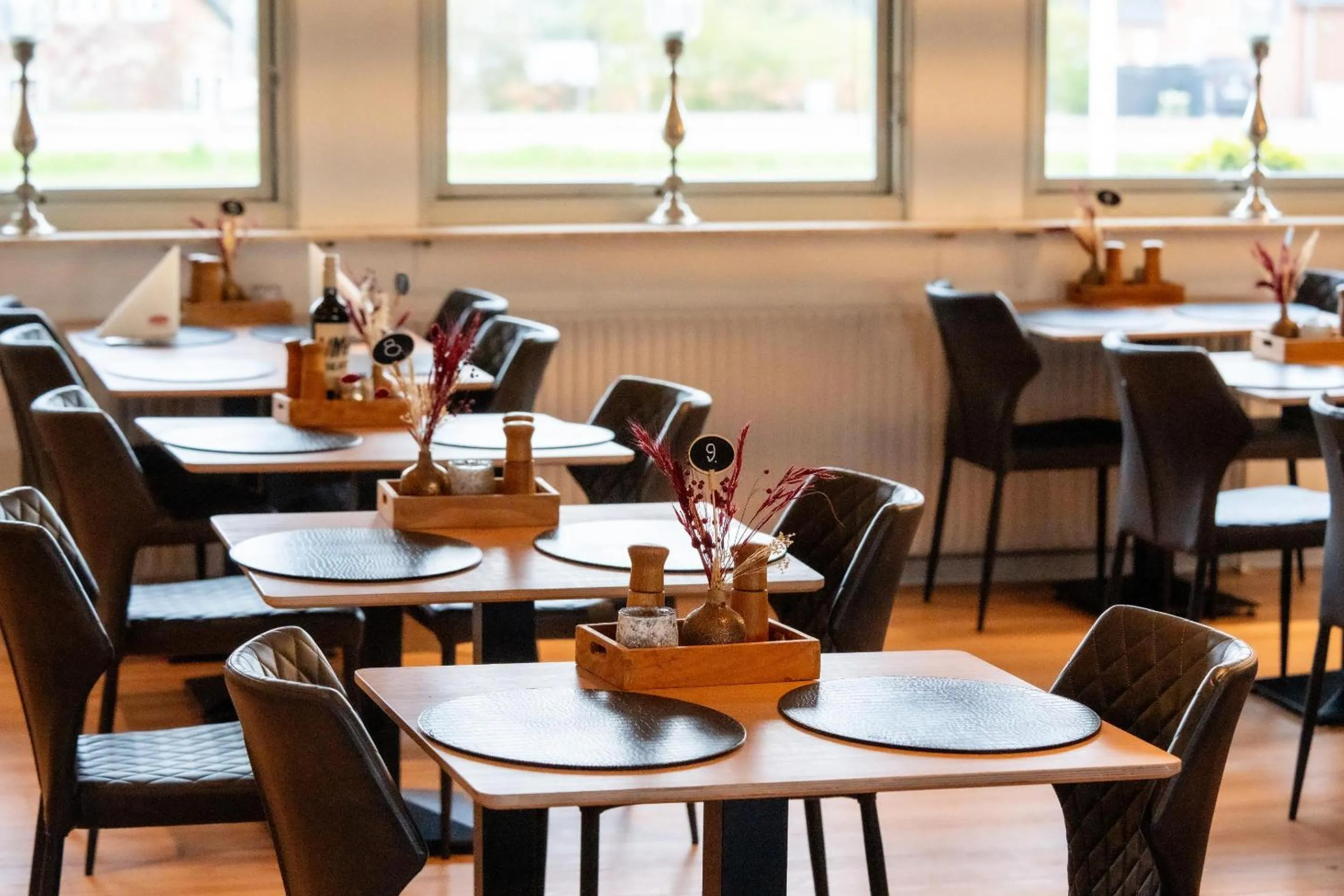 Restaurant/places to eat in Hotel Falken