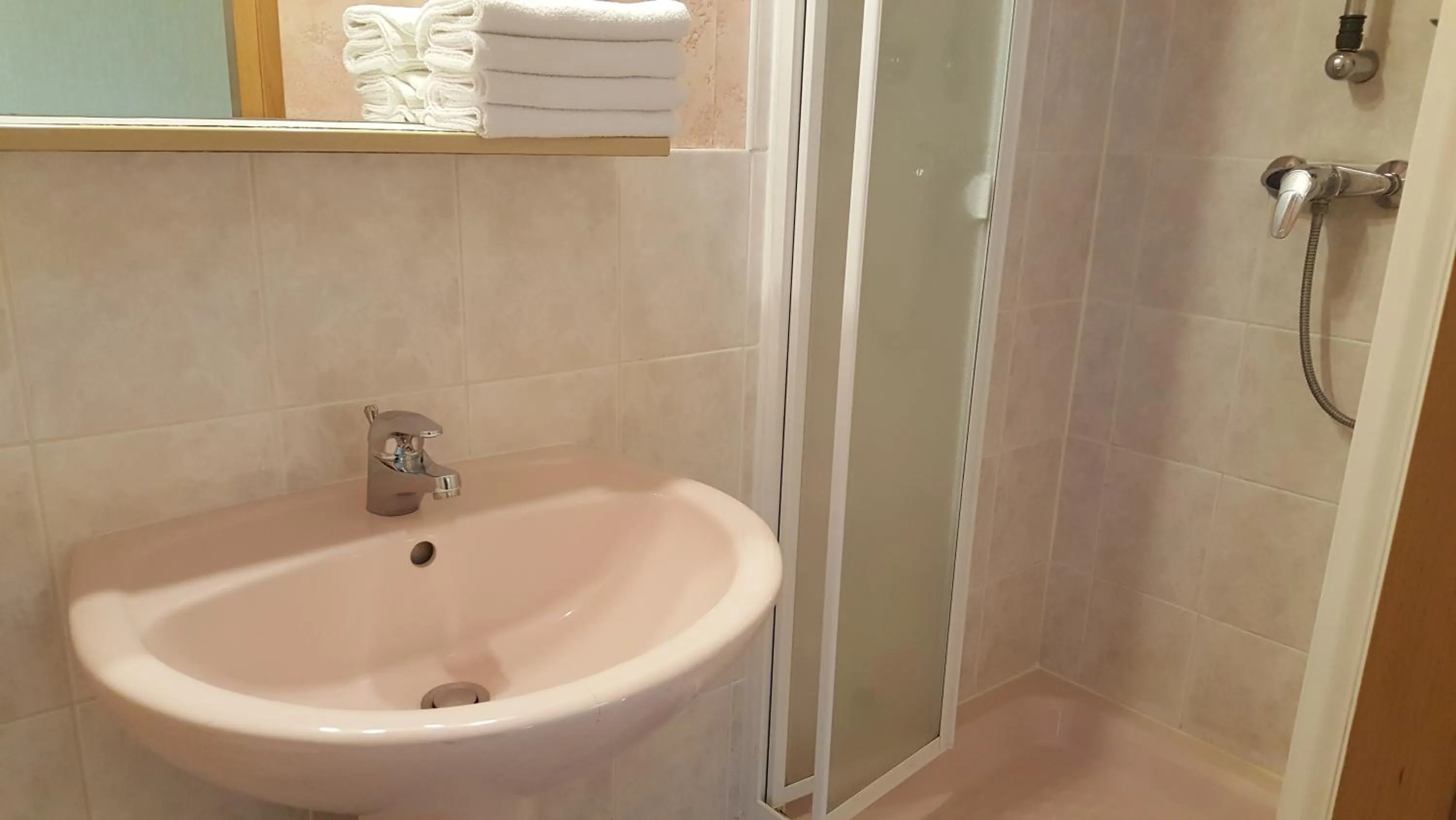 Bathroom in Hotel La Renaissance