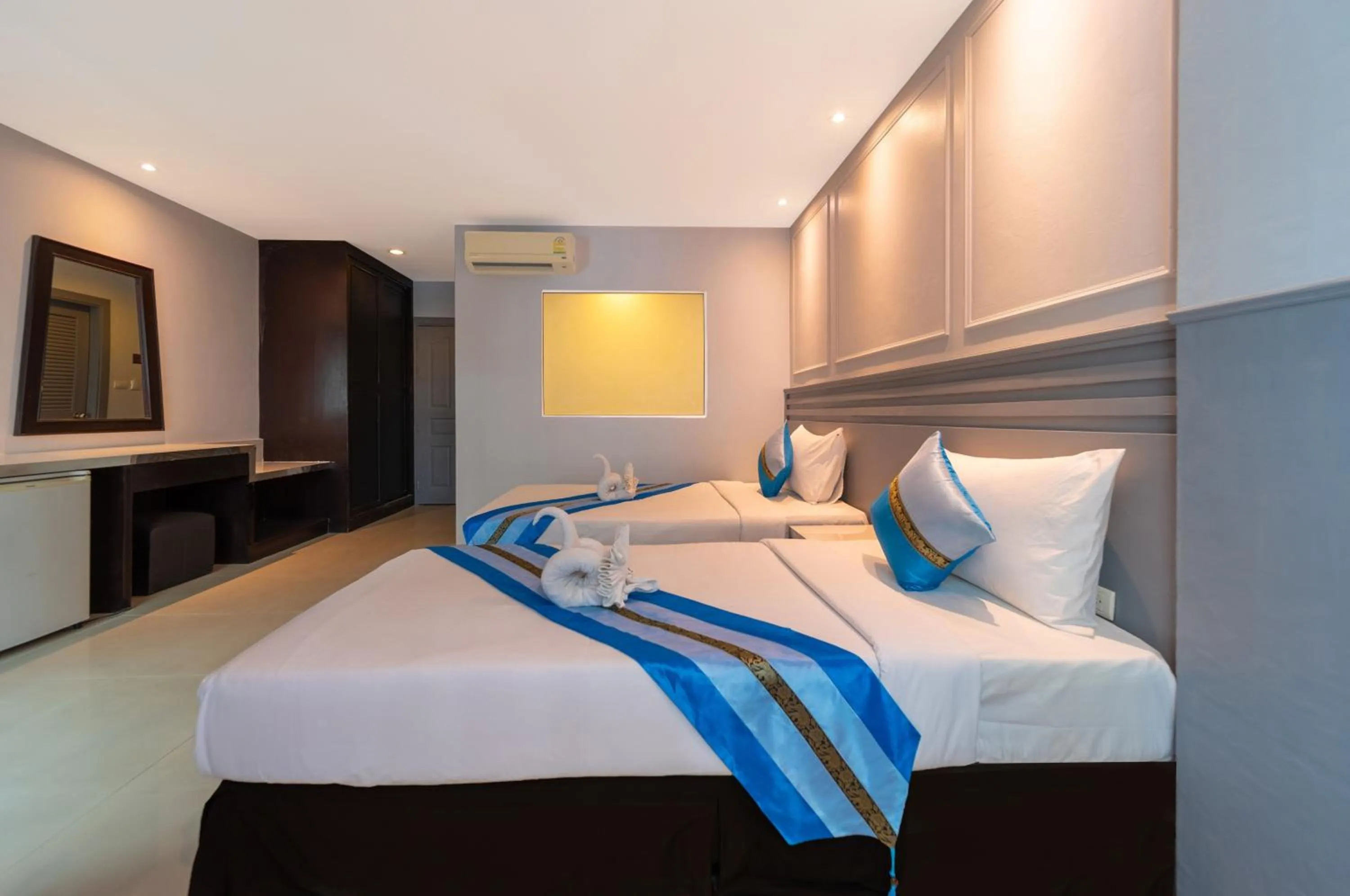 Photo of the whole room, Bed in FunDee Boutique Hotel