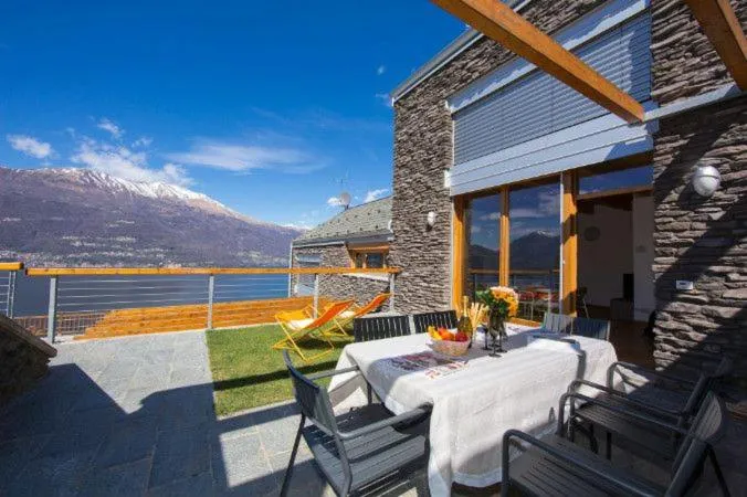 Patio in Paradiso del lago