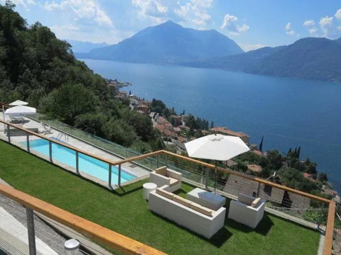 Garden in Paradiso del lago