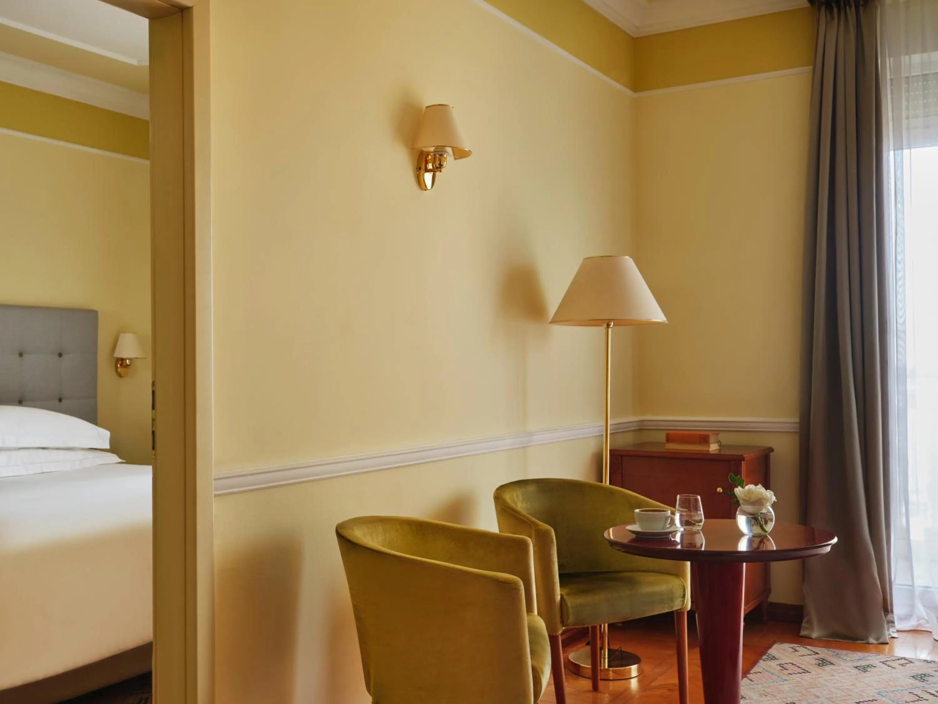 Bed in Hotel Continental