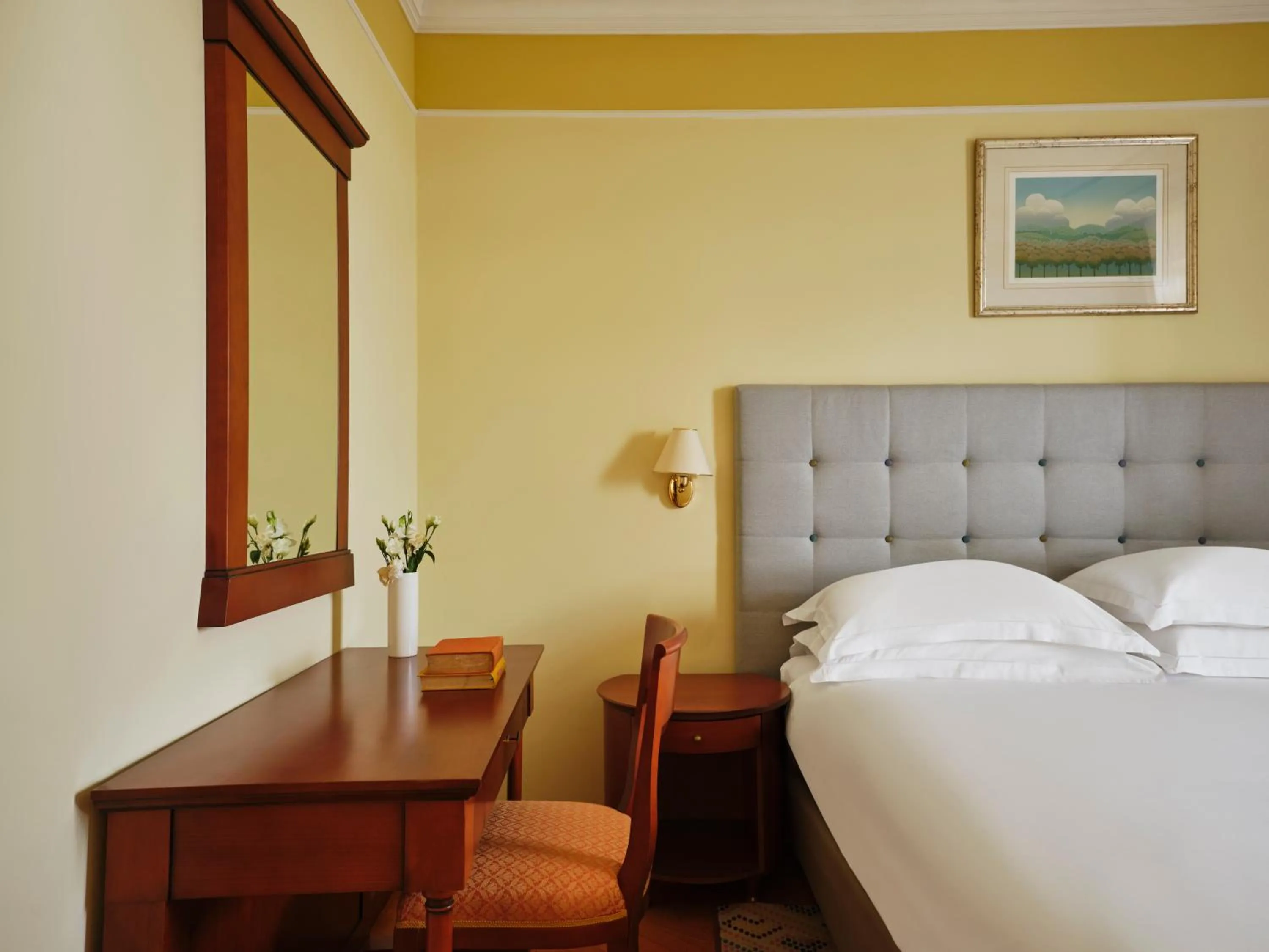 Bed in Hotel Continental