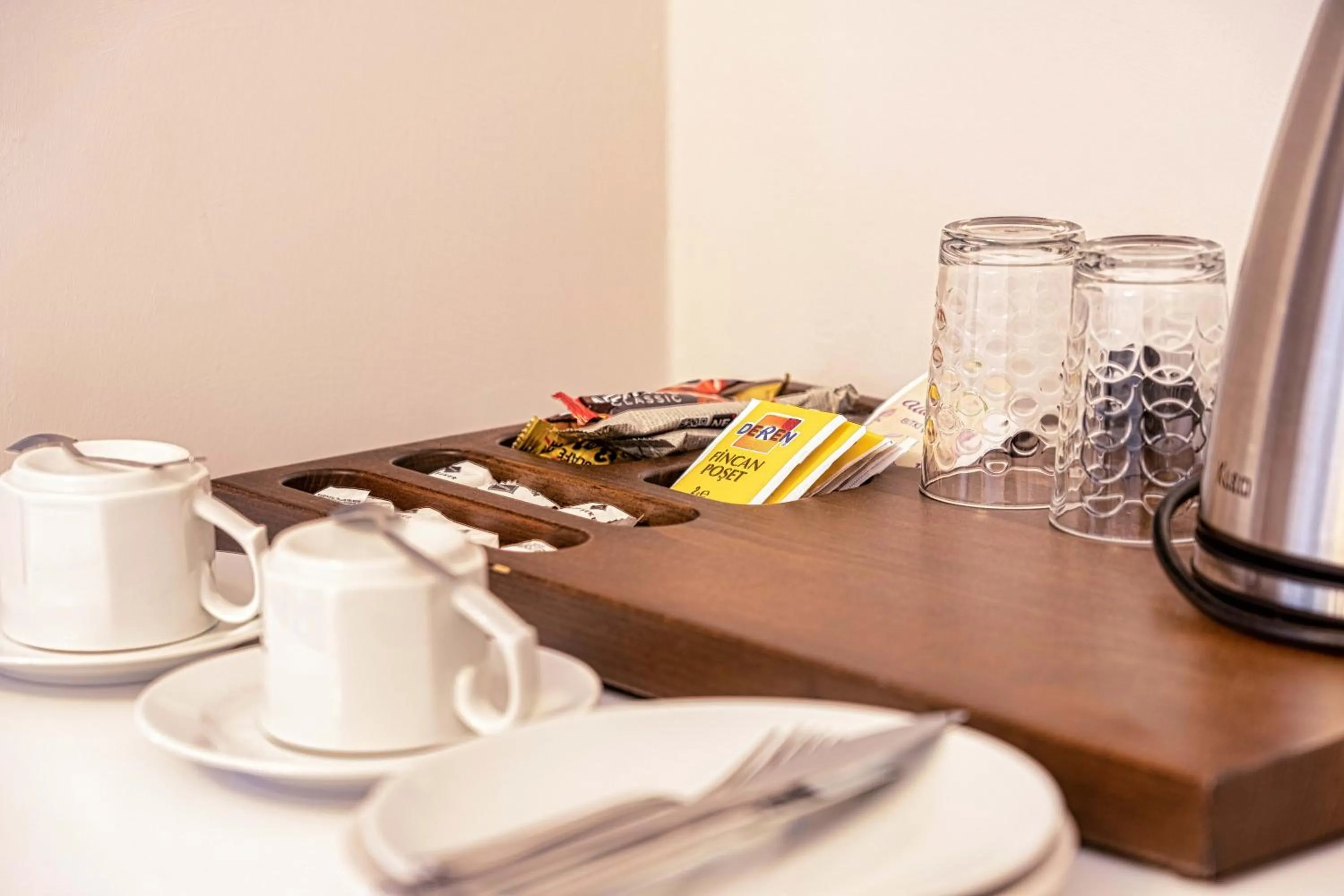 Coffee/tea facilities in Dedeminn Garden Hotel