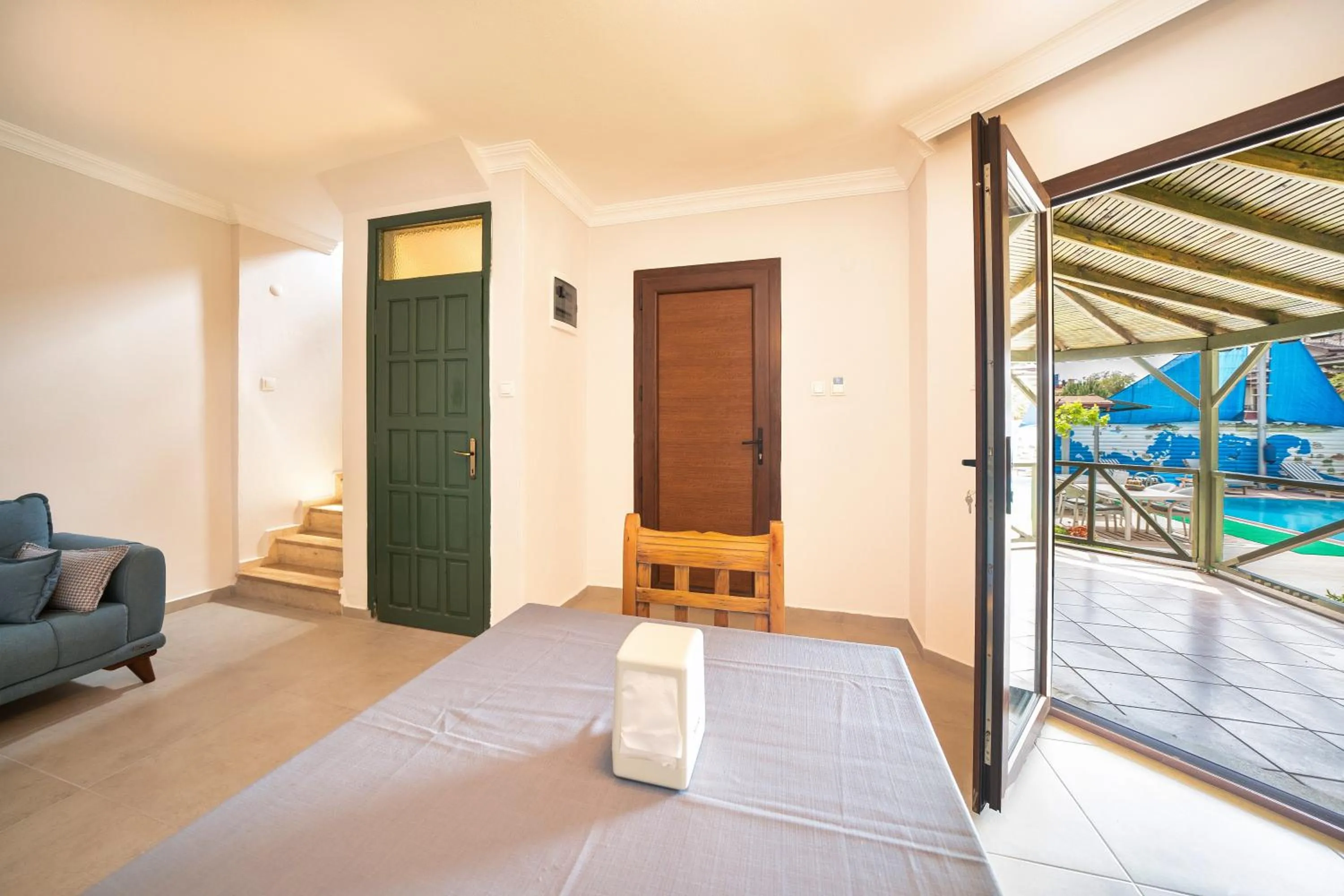 Balcony/Terrace, Bed in Dedeminn Garden Hotel