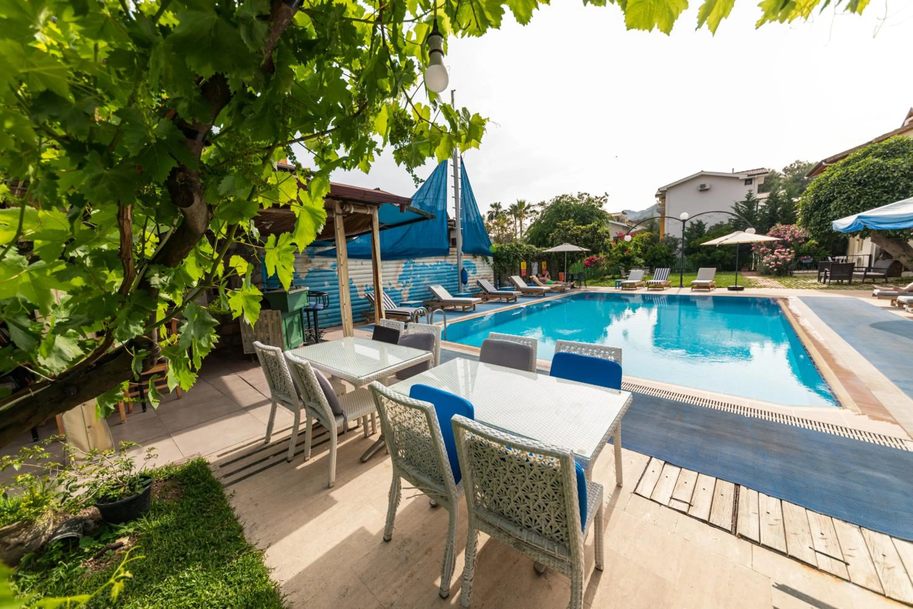 Garden in Dedeminn Garden Hotel