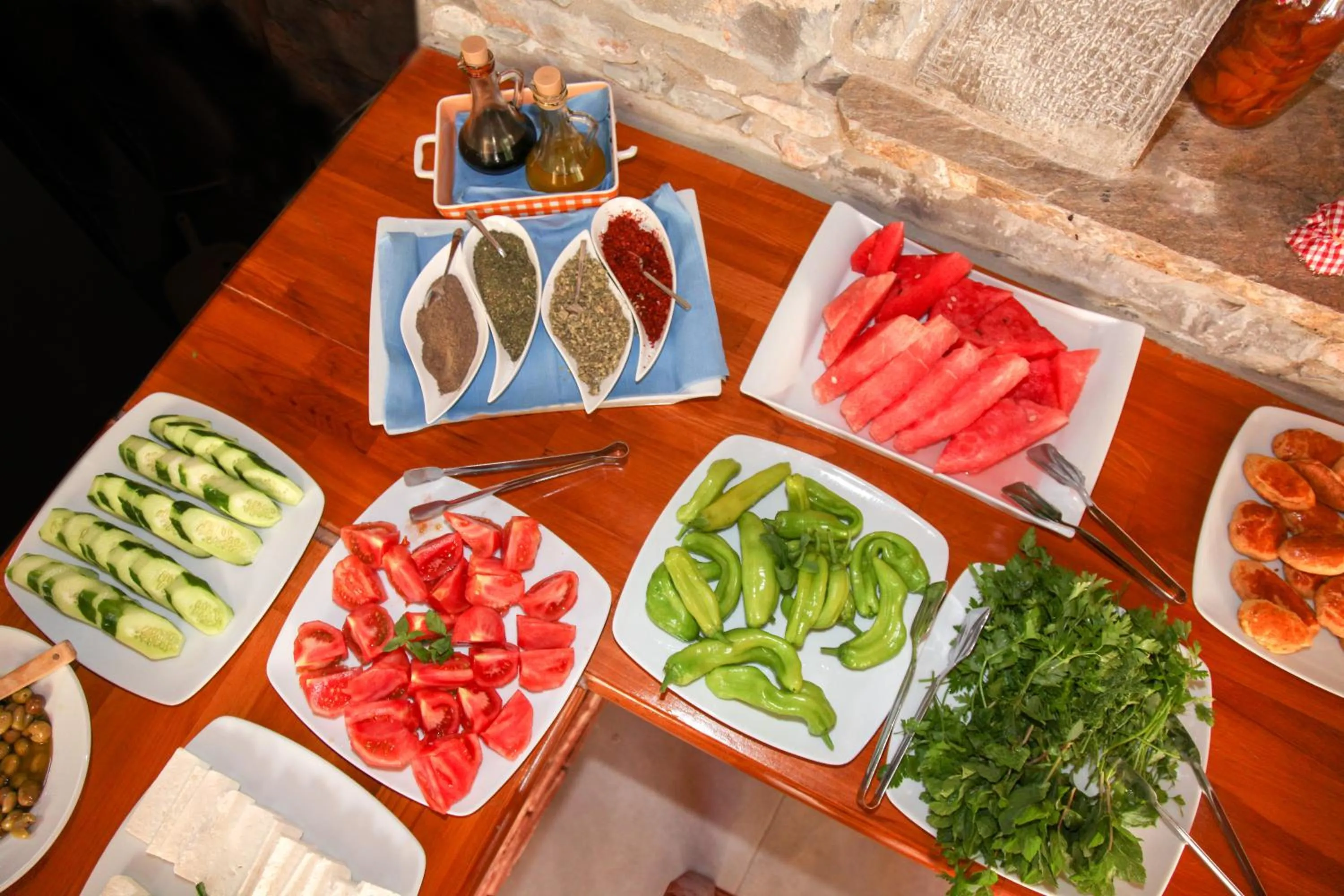 Food and drinks in Dedeminn Garden Hotel