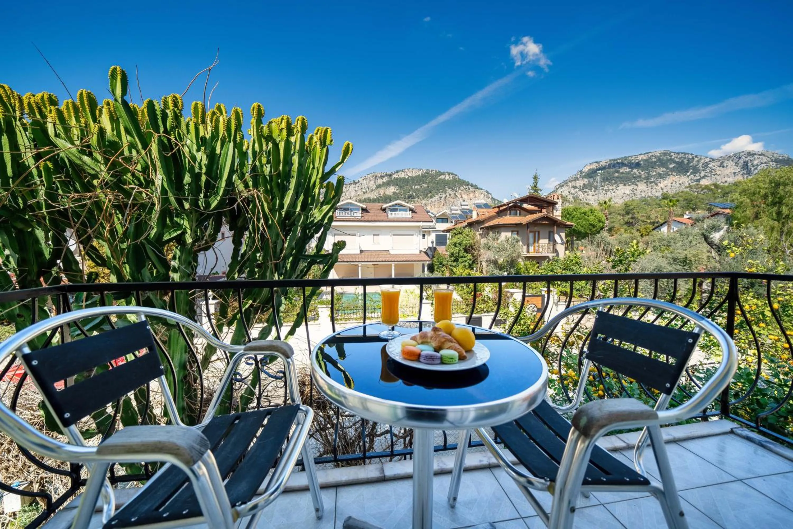 Spring in Dedeminn Garden Hotel