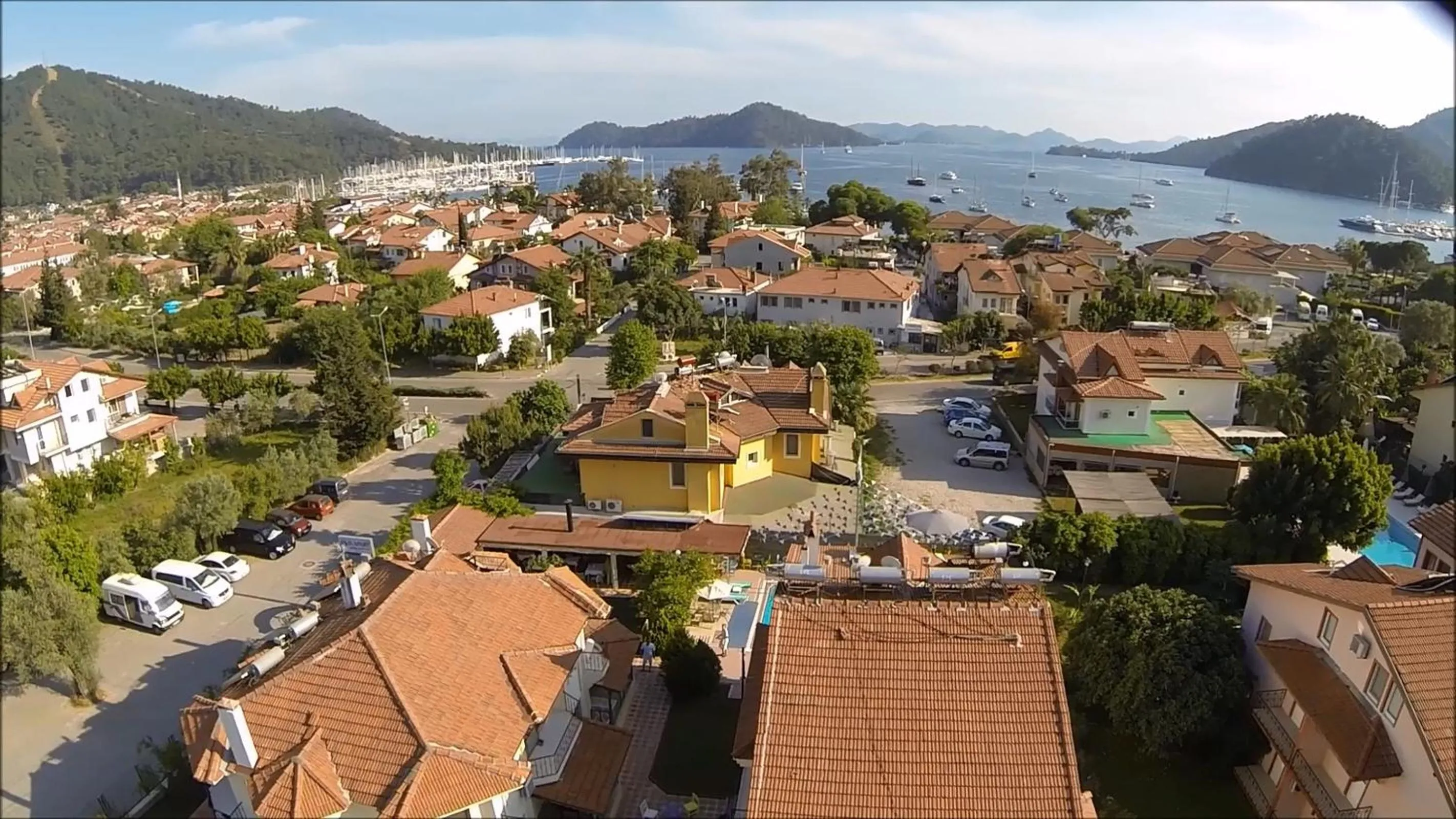 Property building in Dedeminn Garden Hotel