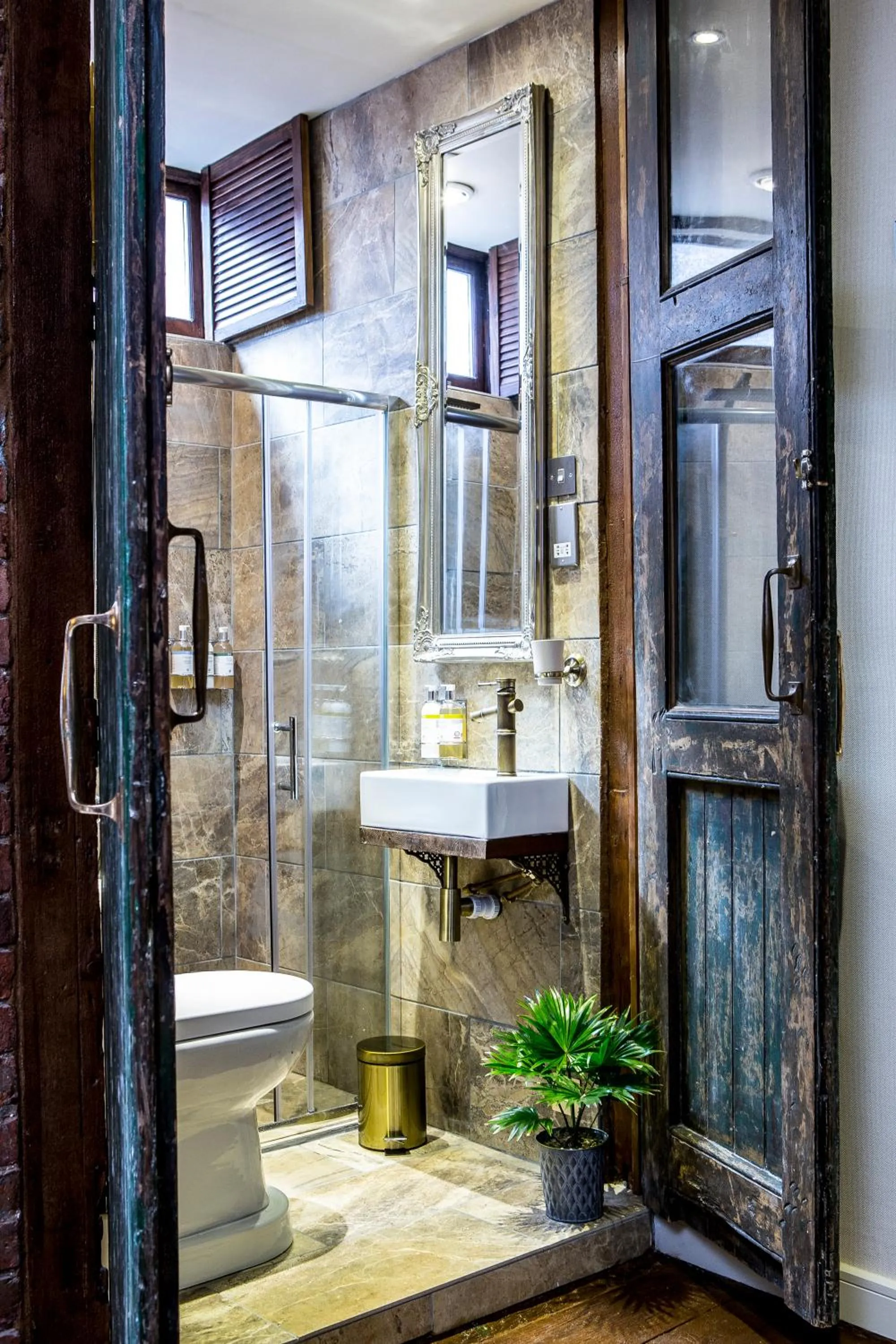 The Cow Hollow Hotel