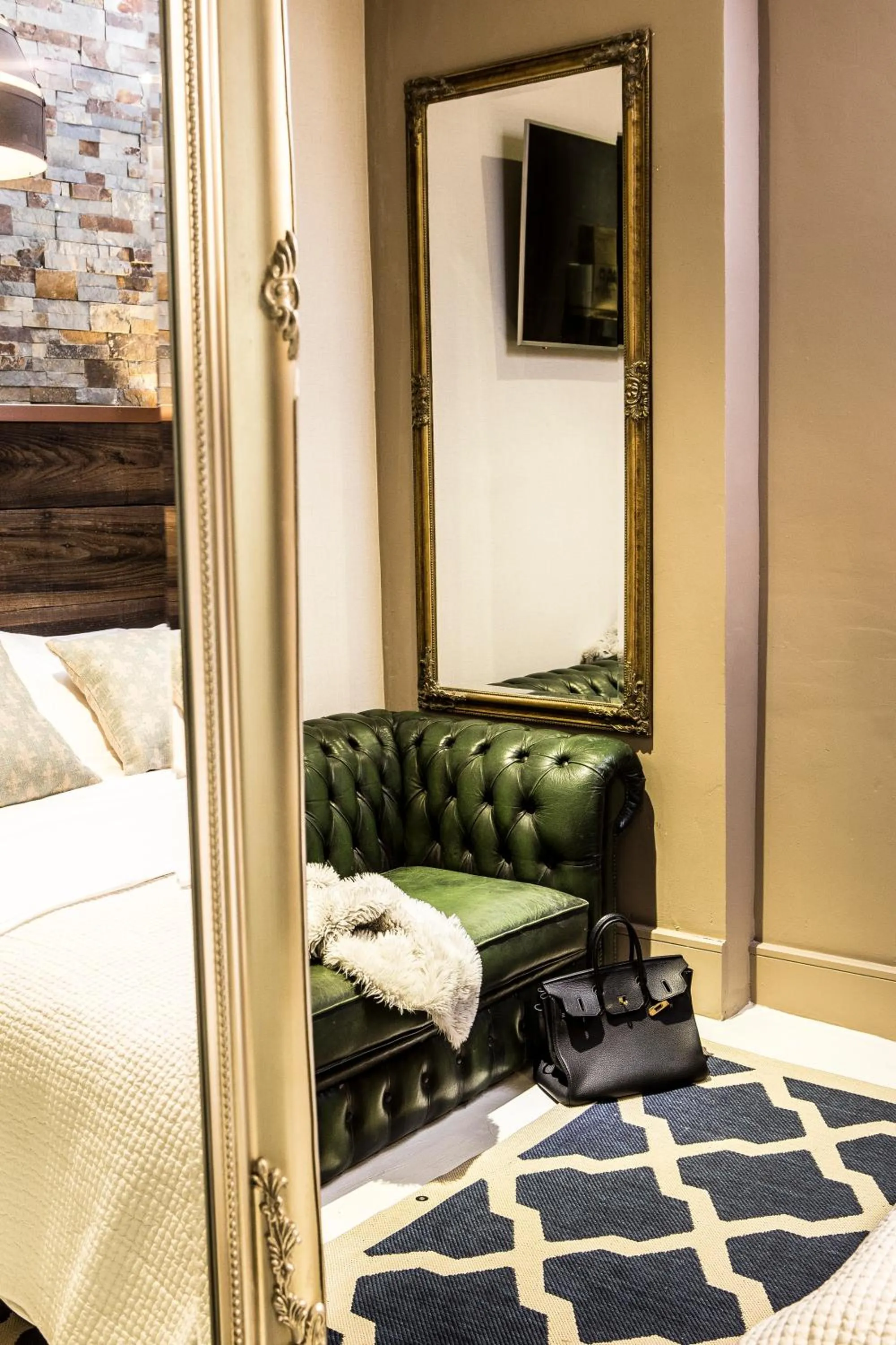 Bed in The Cow Hollow Hotel