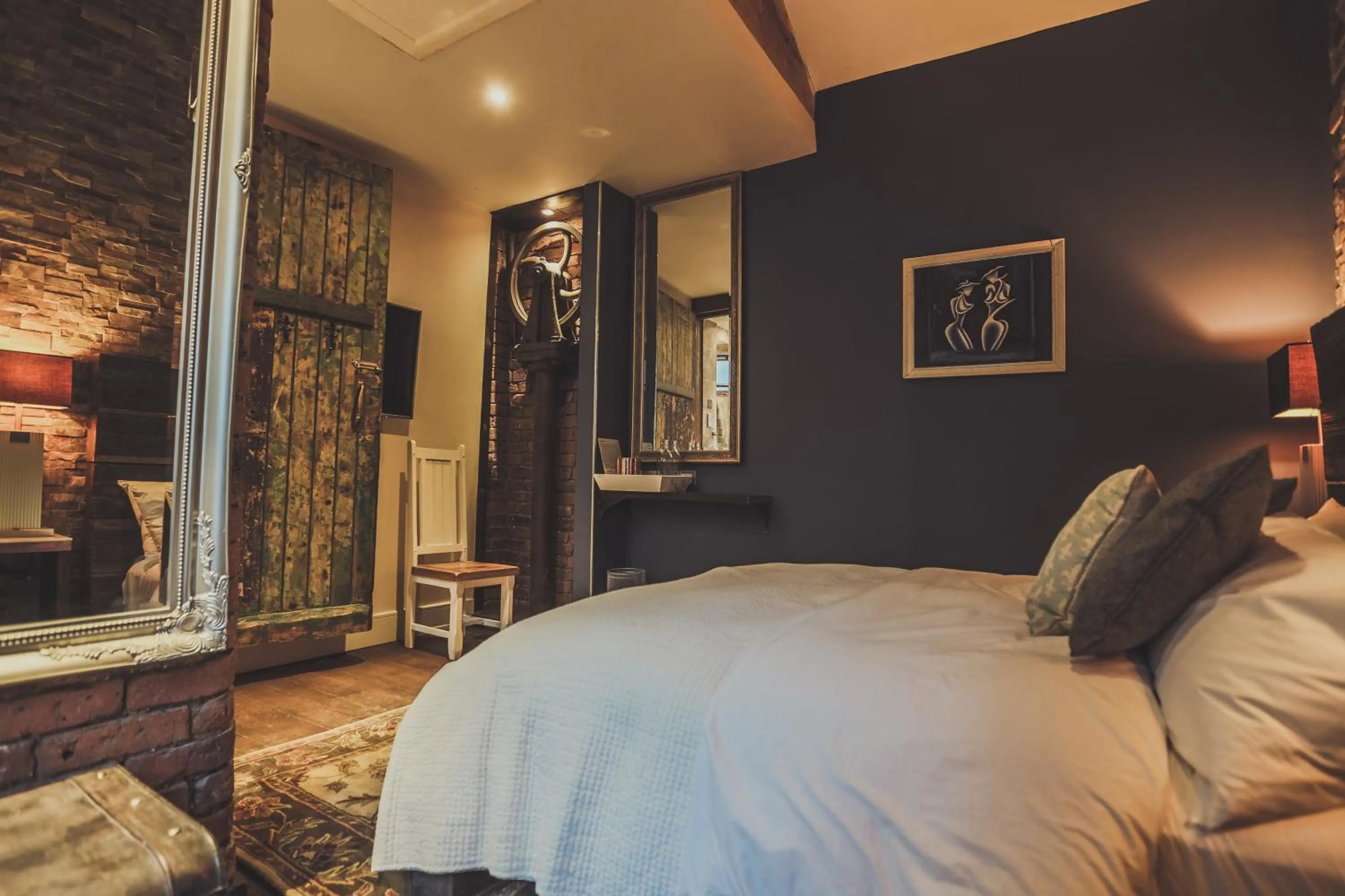 Bed in The Cow Hollow Hotel