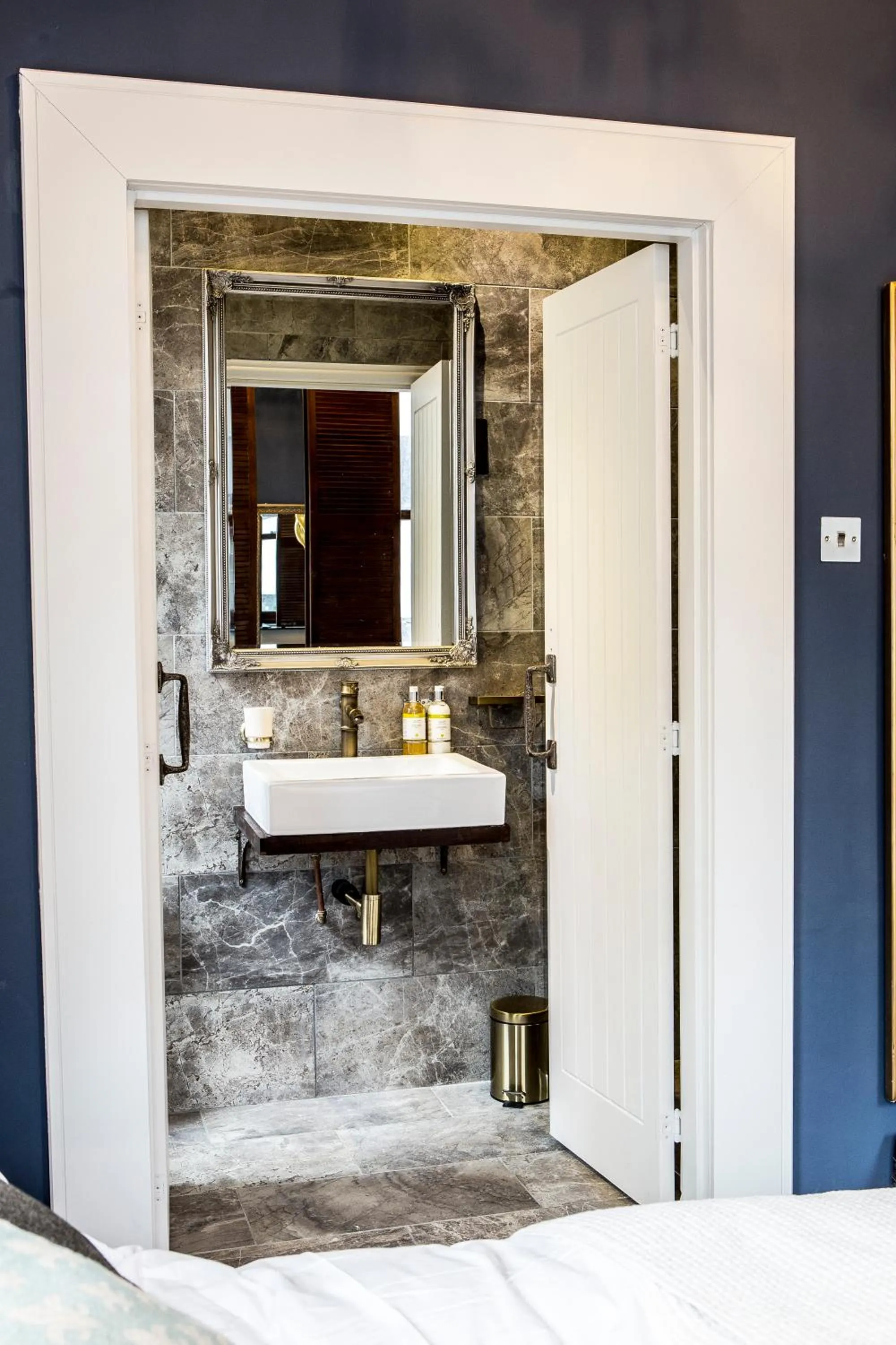 The Cow Hollow Hotel