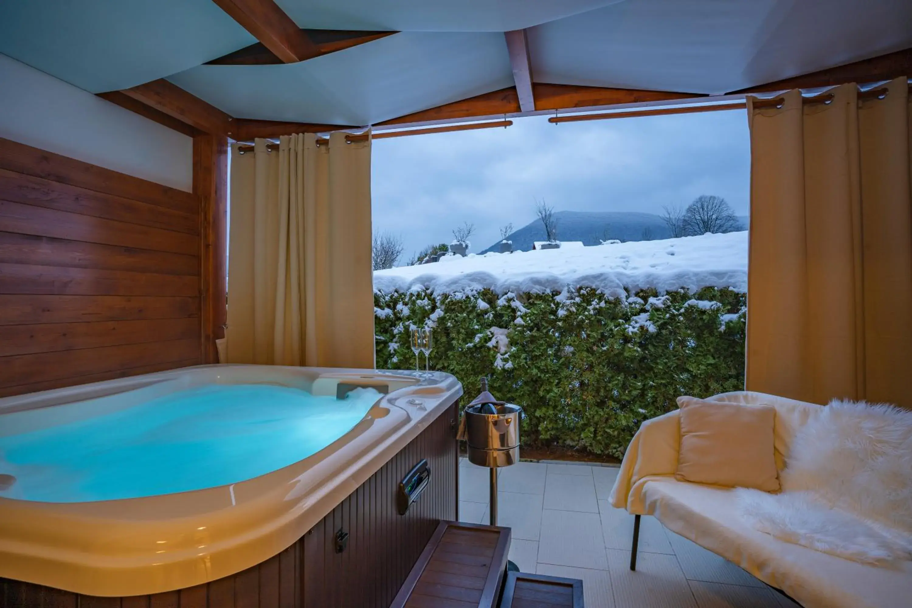 Double Room with Private Jacuzzi Patio in Hotel Degenija Double Room with Private Jacuzzi Patio in Hotel Degenija