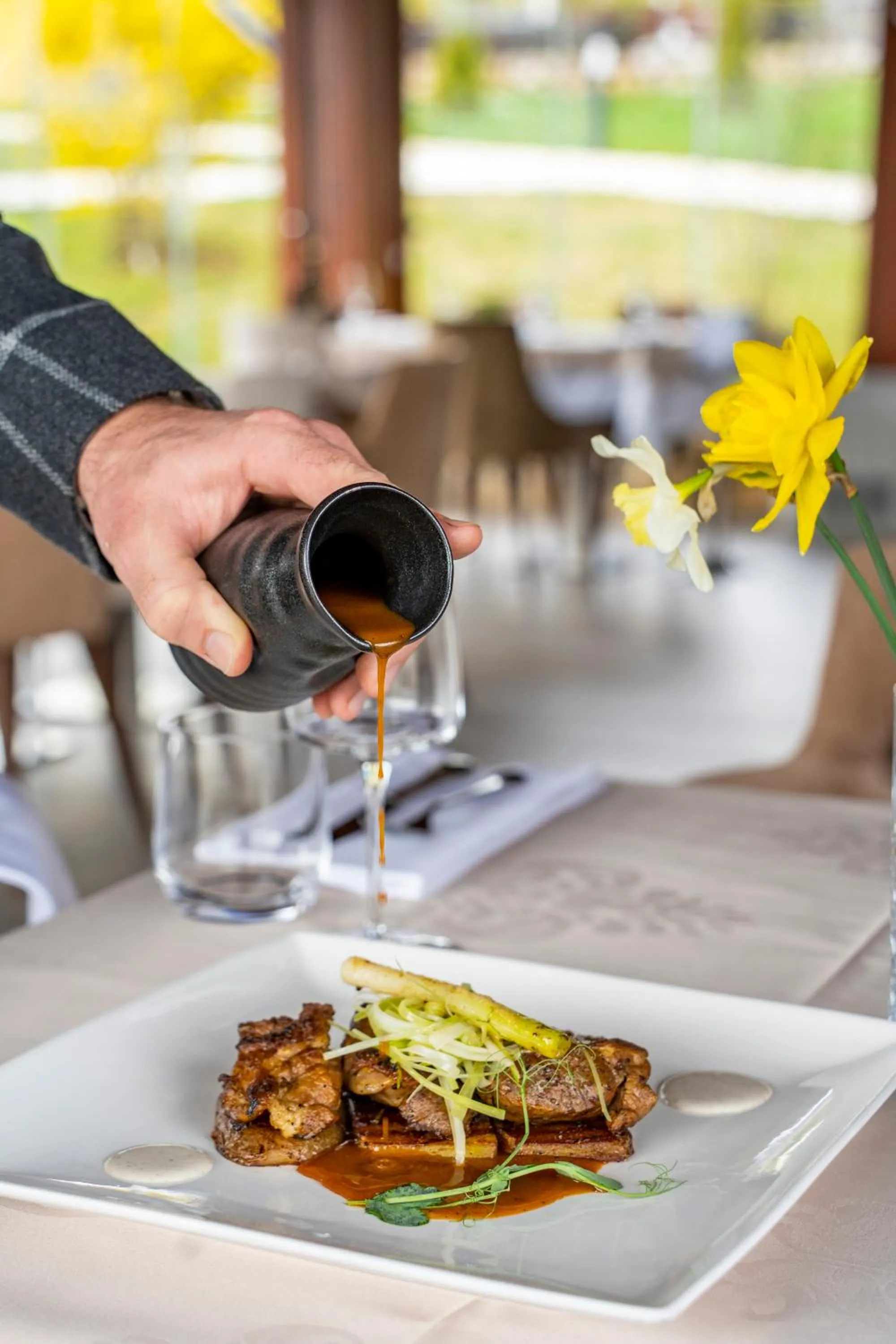 Restaurant/places to eat in Hotel Degenija