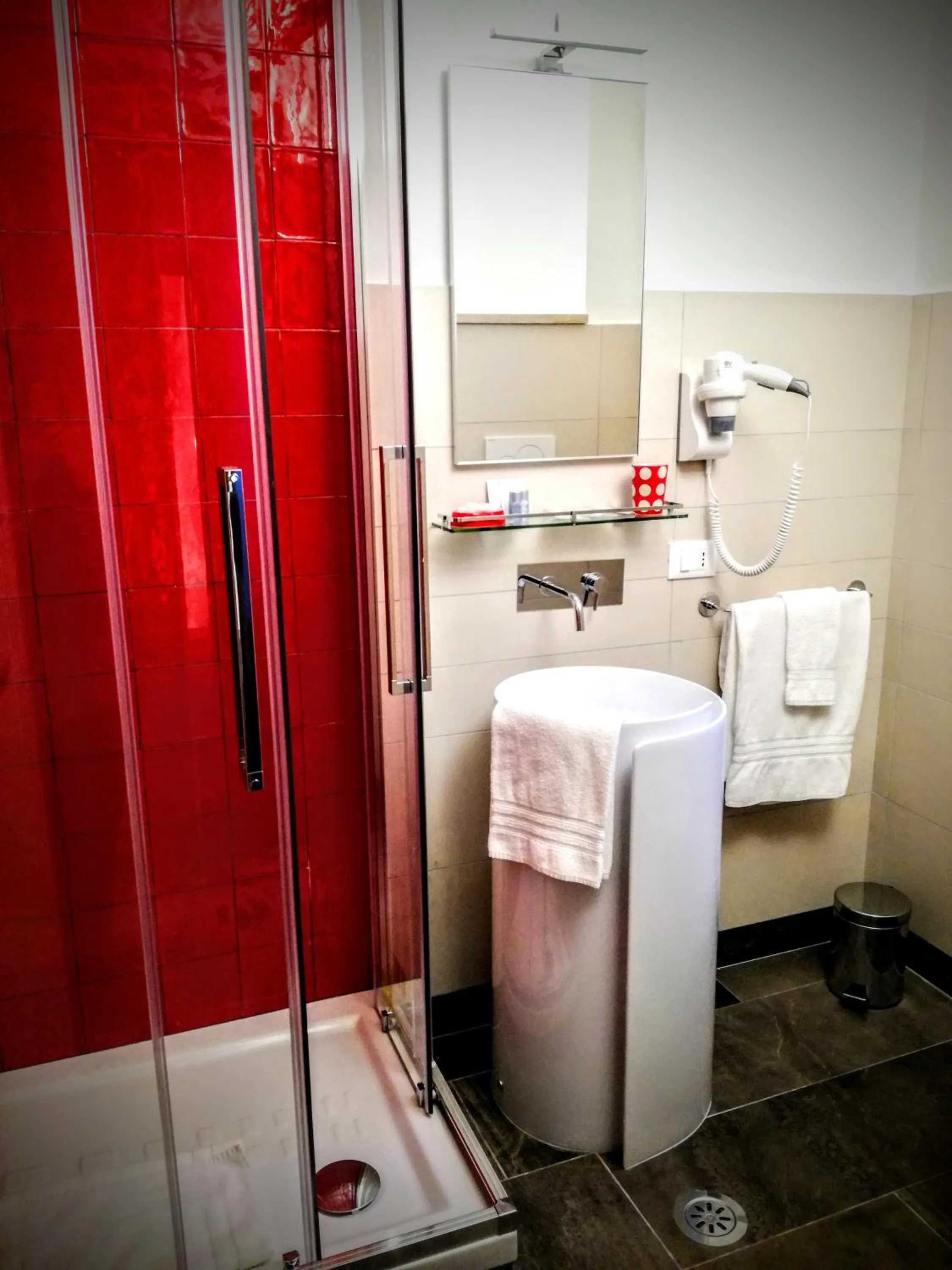 Shower in CIVICO 7 Holiday Rooms