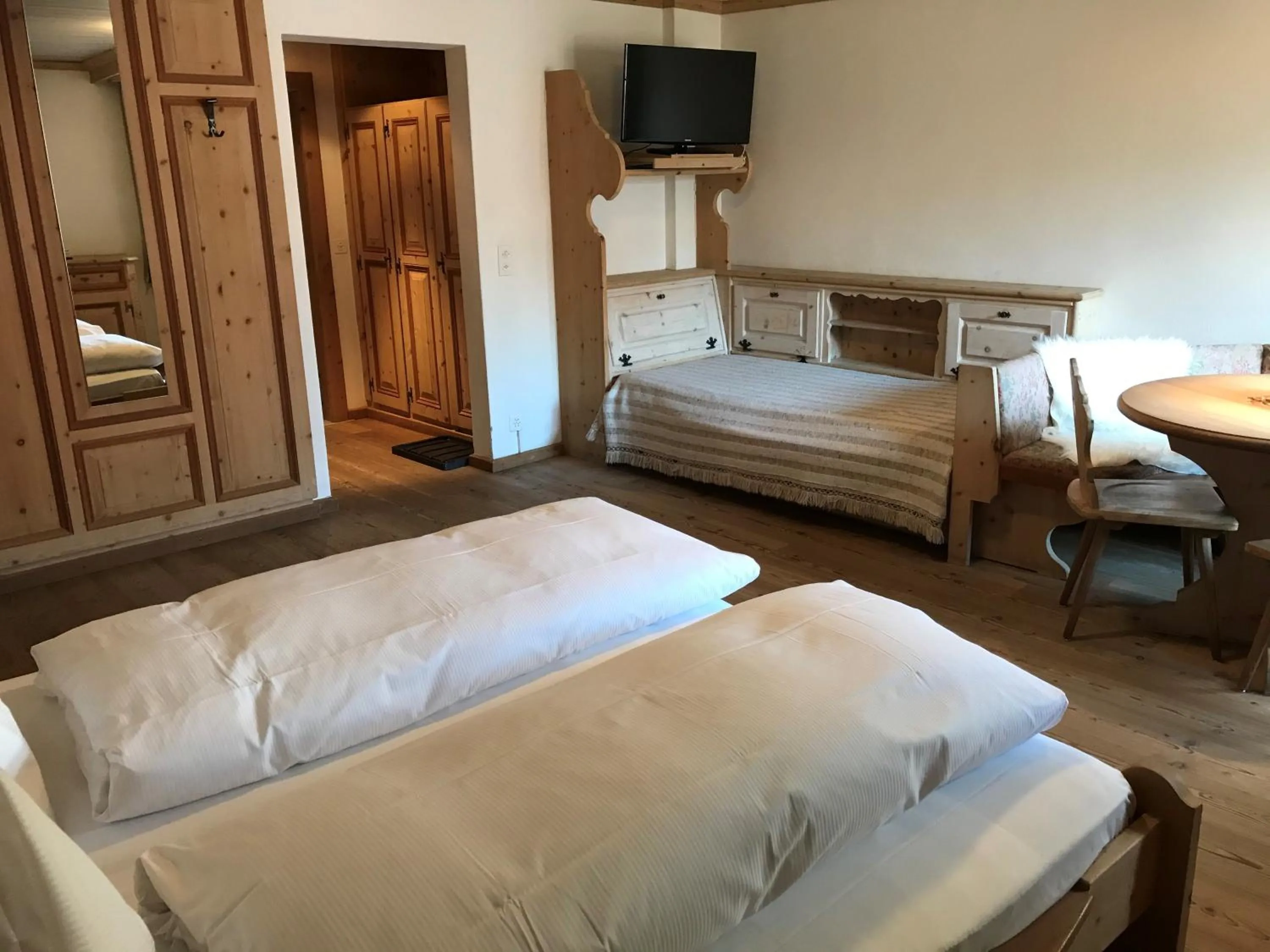 Photo of the whole room, Bed in Hotel Klarer