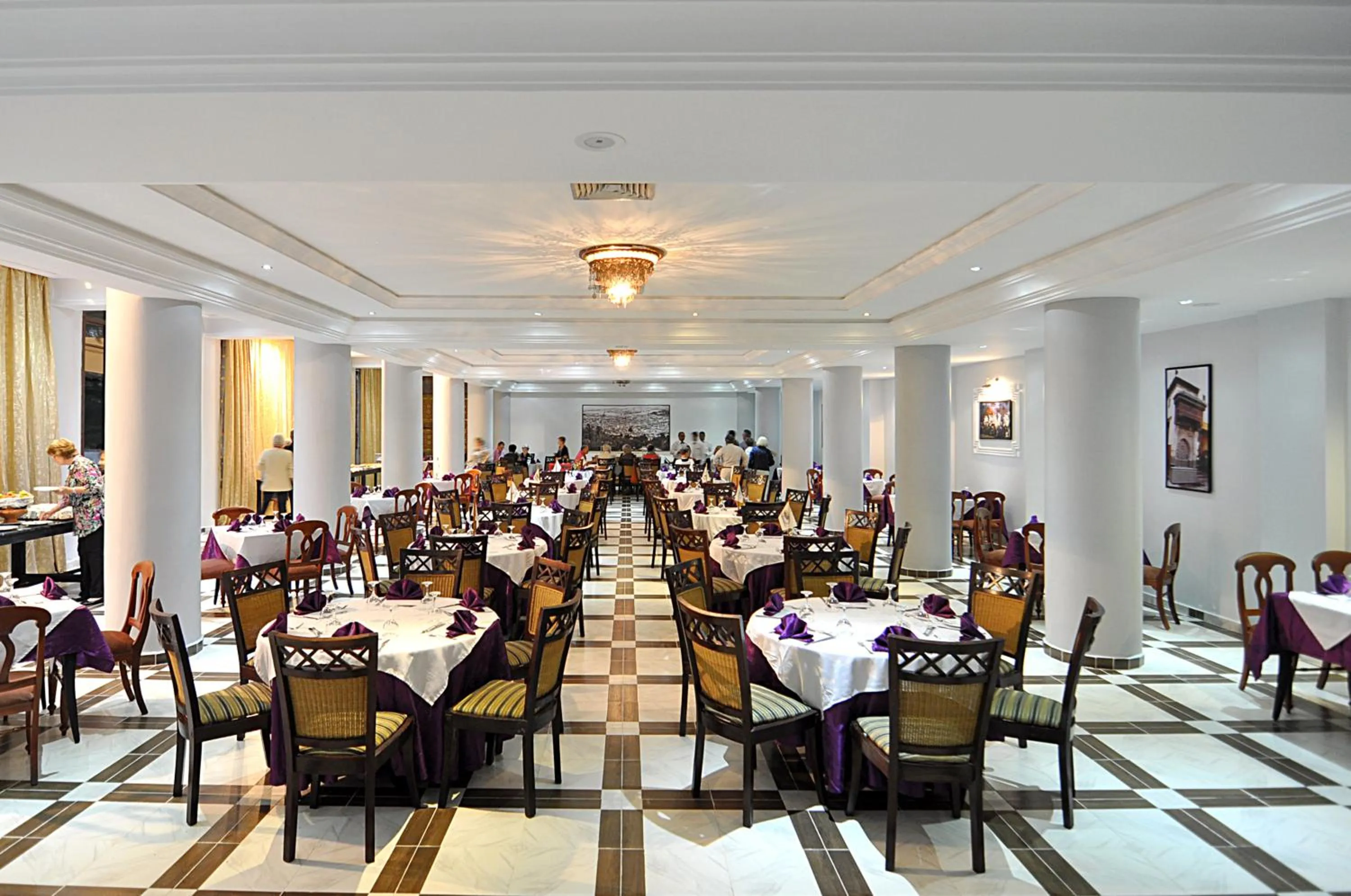 Restaurant/places to eat in Zalagh Parc Palace
