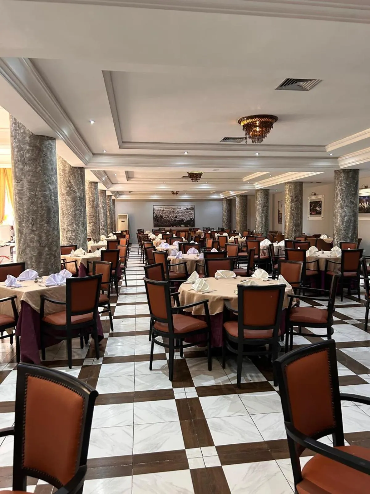 Restaurant/places to eat in Zalagh Parc Palace