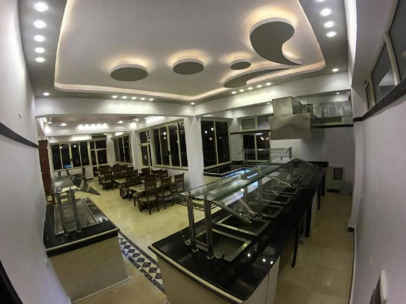 Restaurant/places to eat in Silver Beach Boutique Hotel