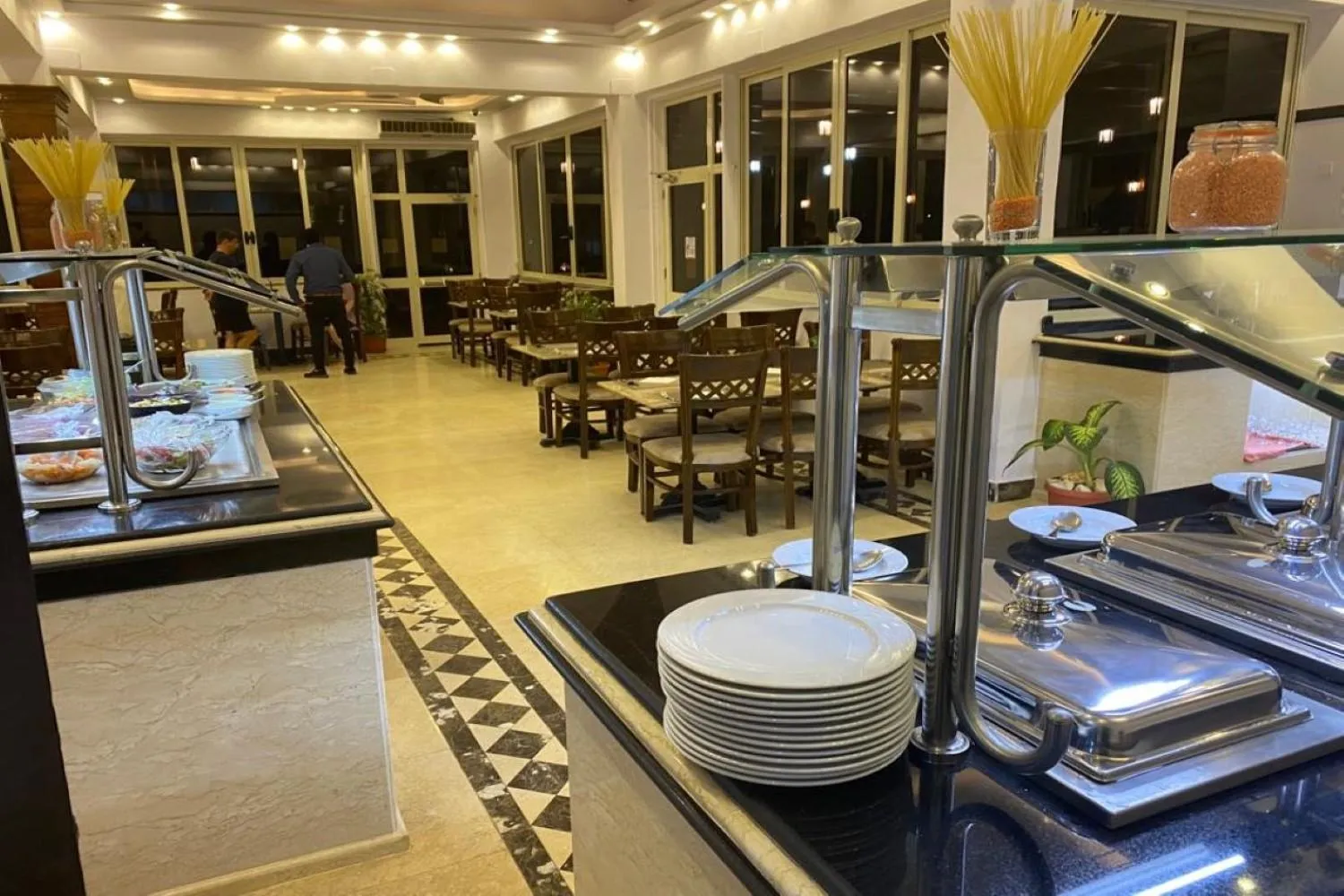 Restaurant/places to eat in Silver Beach Boutique Hotel