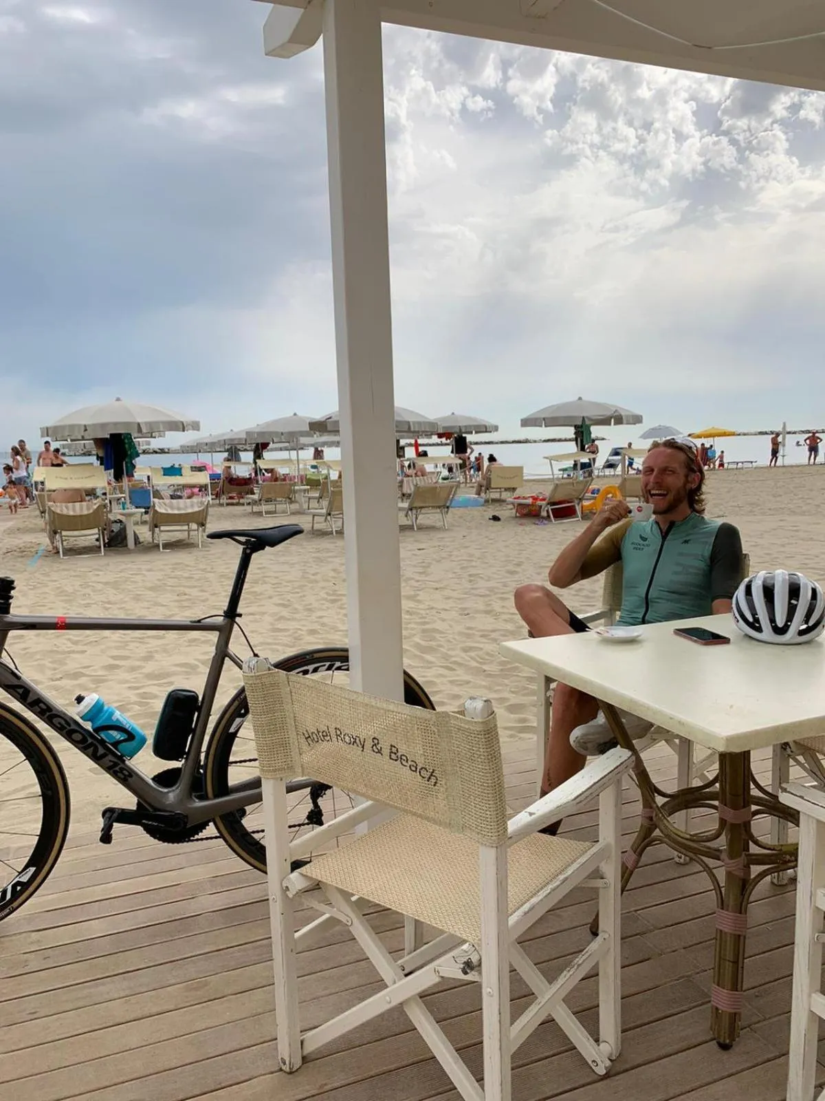 Restaurant/places to eat in Hotel Roxy & Beach