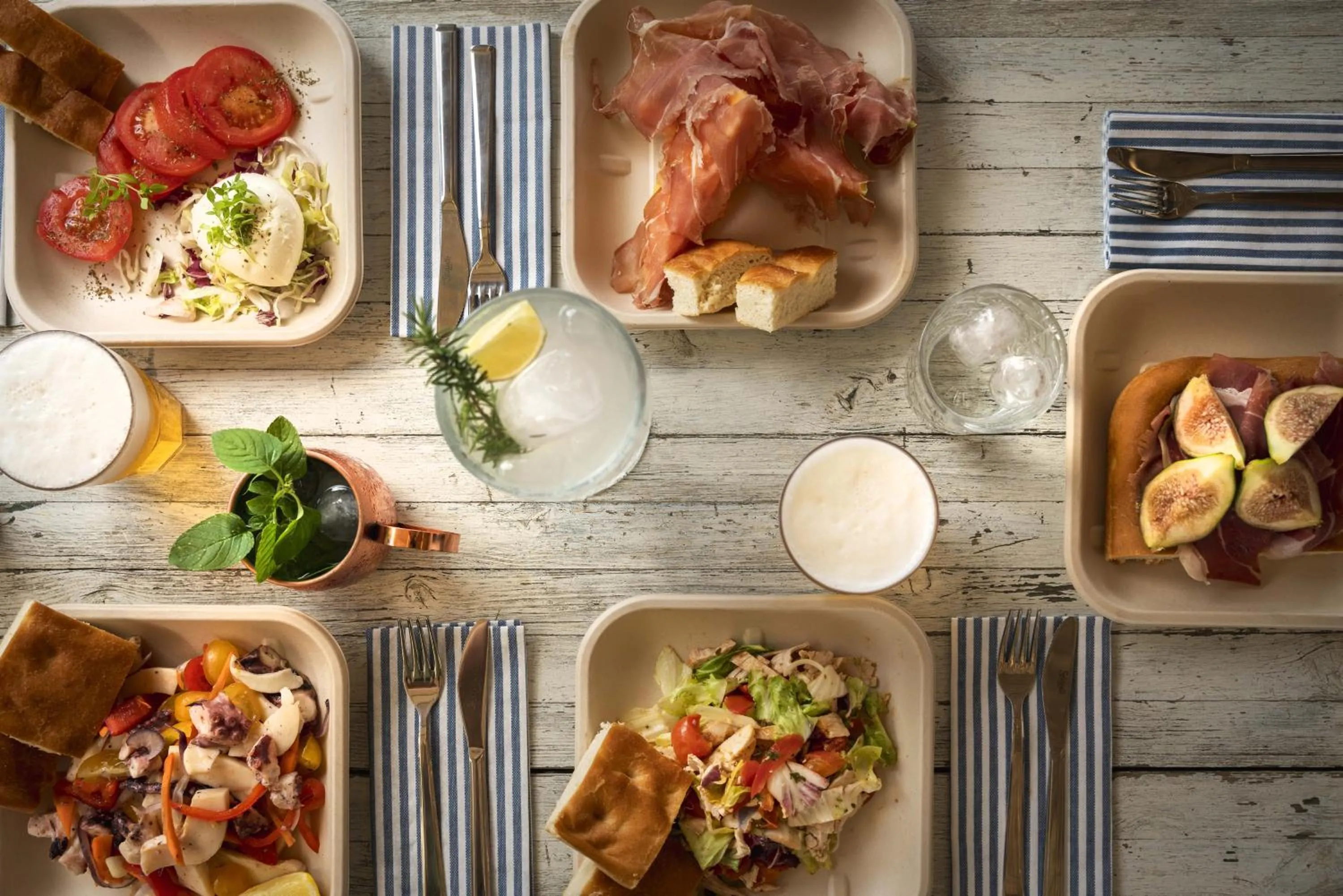 Restaurant/places to eat in Hotel Roxy & Beach