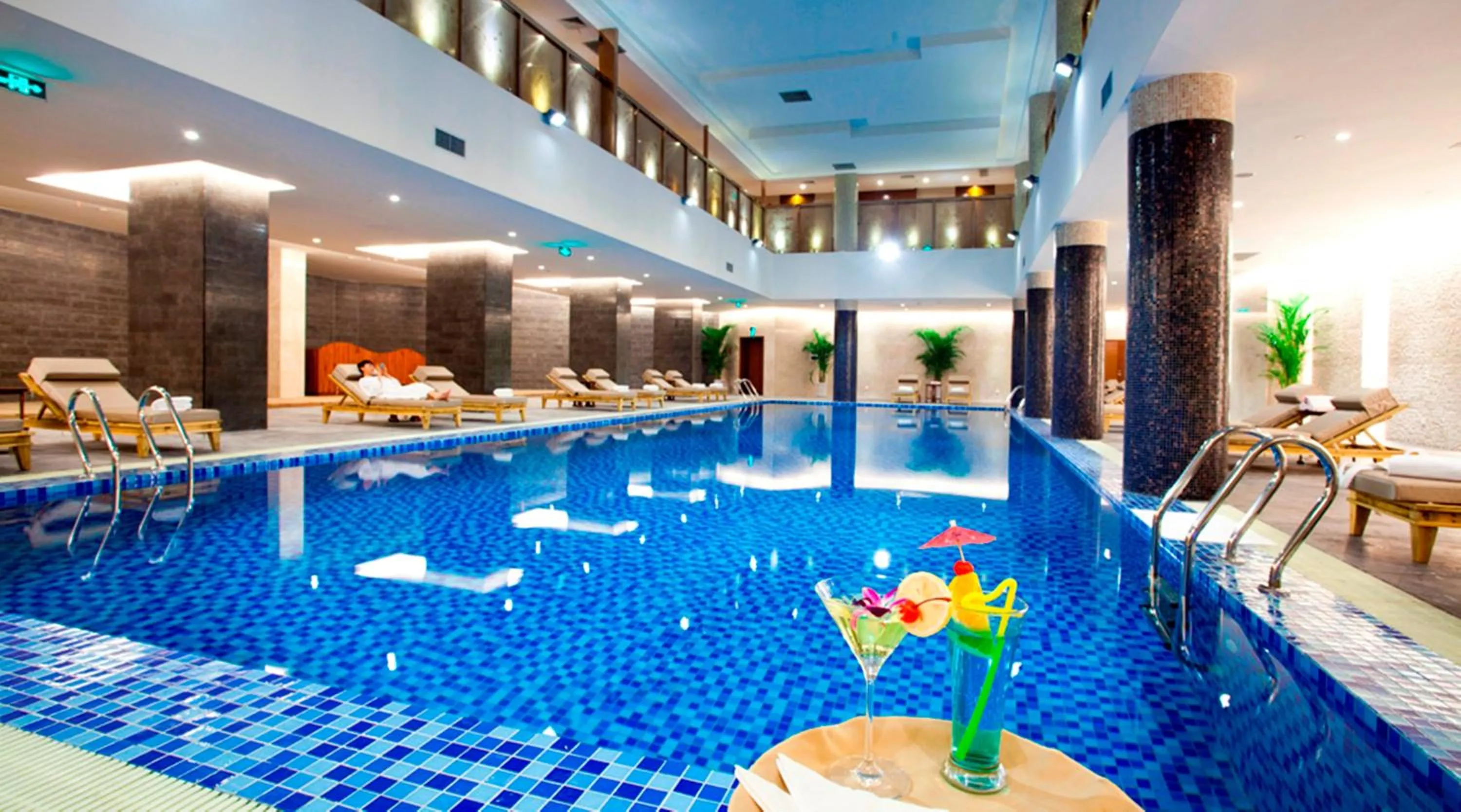 Swimming pool in Galaxy minyoun Chengdu Hotel