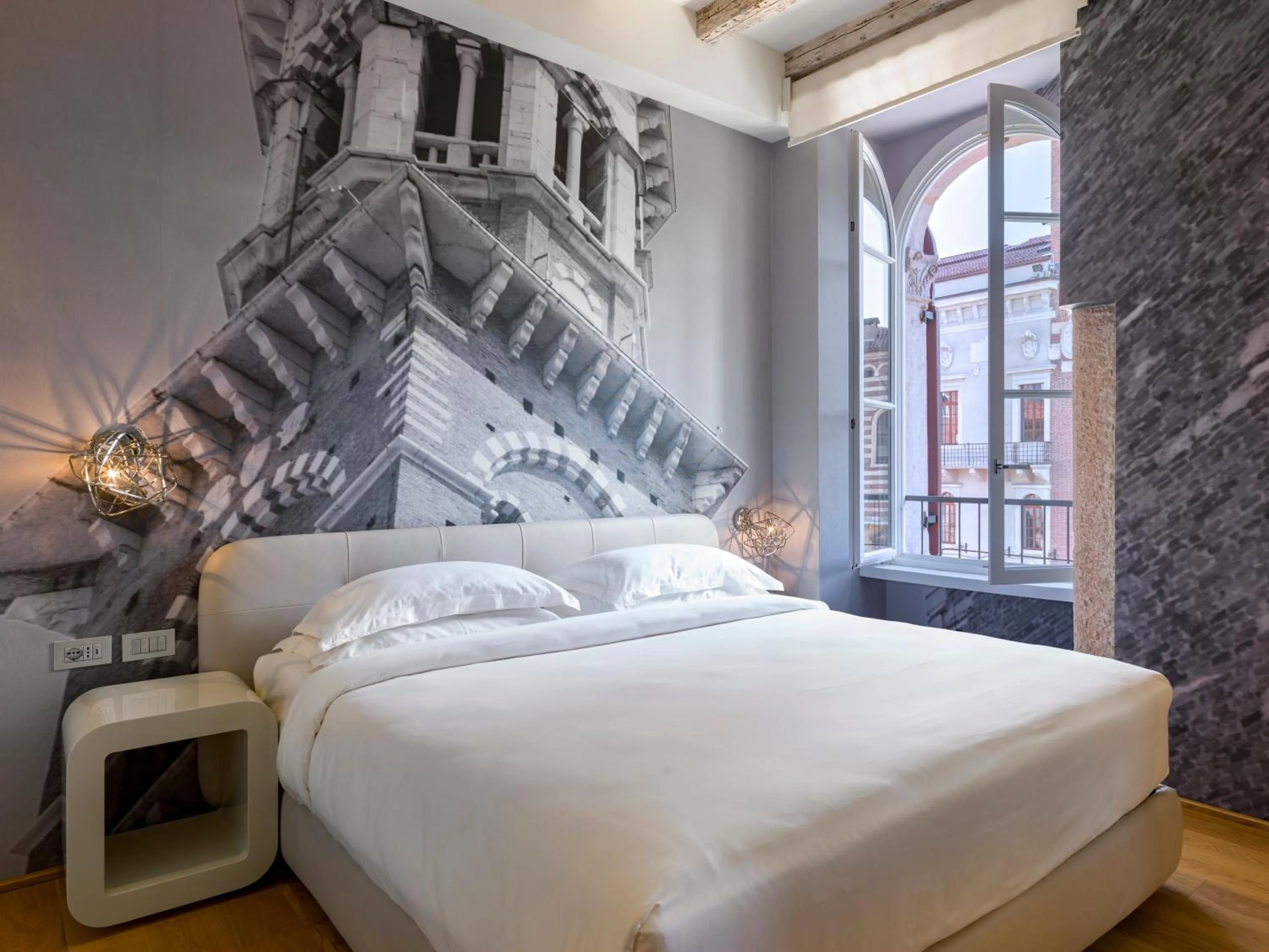 Nearby landmark, Bed in Lords of Verona Luxury Apartments