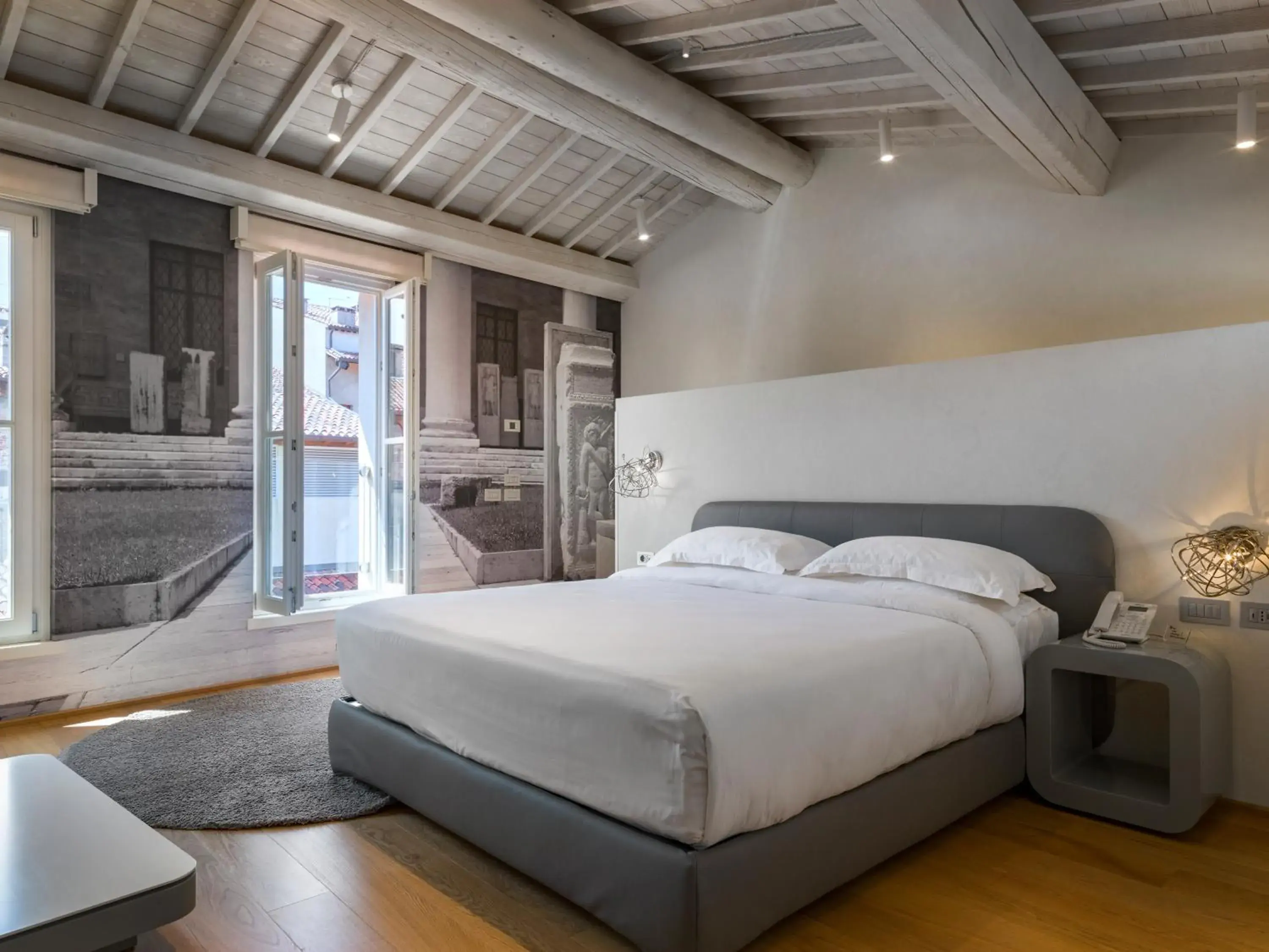 Apartment - Split Level in Lords of Verona Luxury Apartments Apartment - Split Level in Lords of Verona Luxury Apartments
