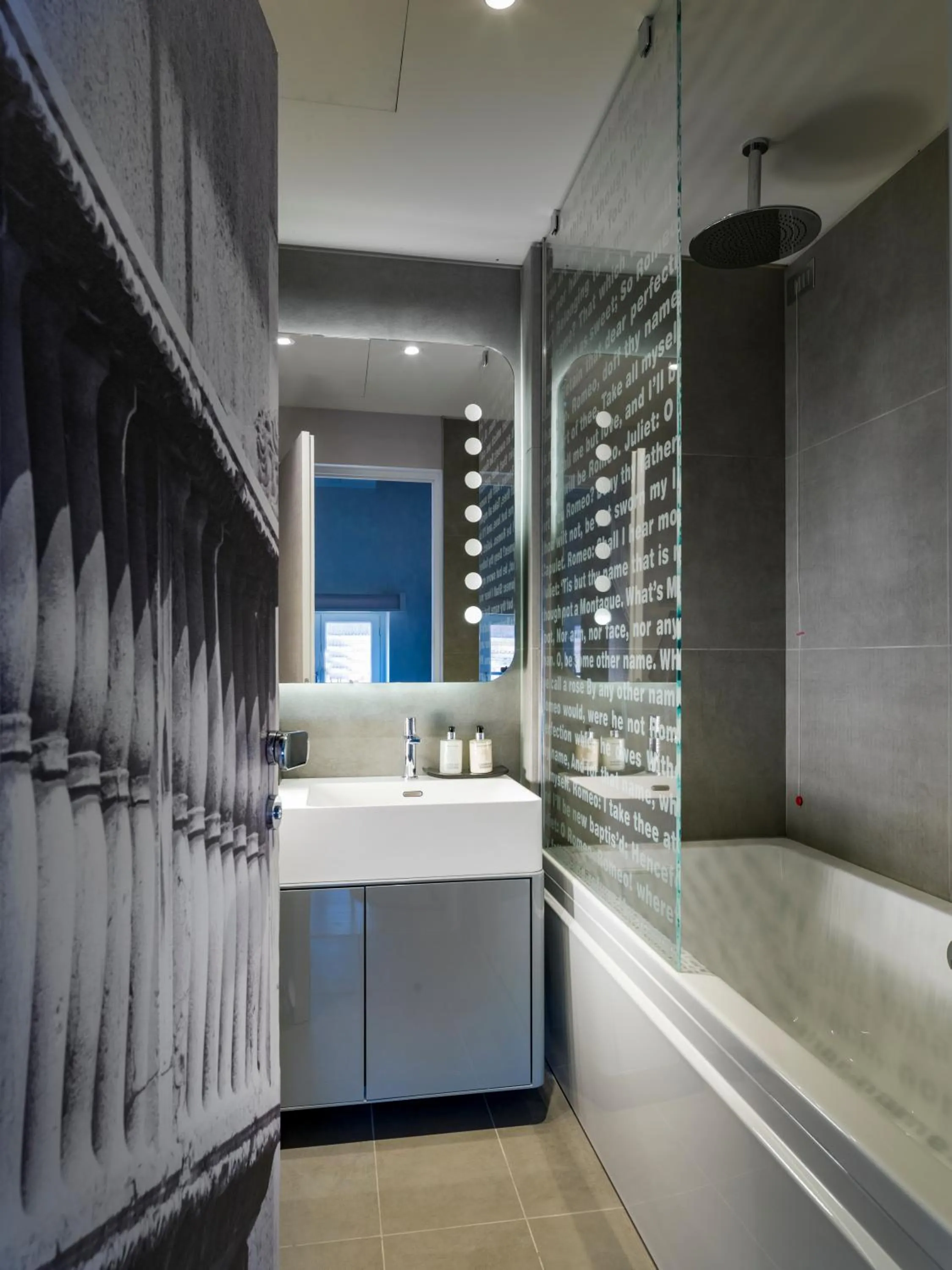 Bathroom in Lords of Verona Luxury Apartments