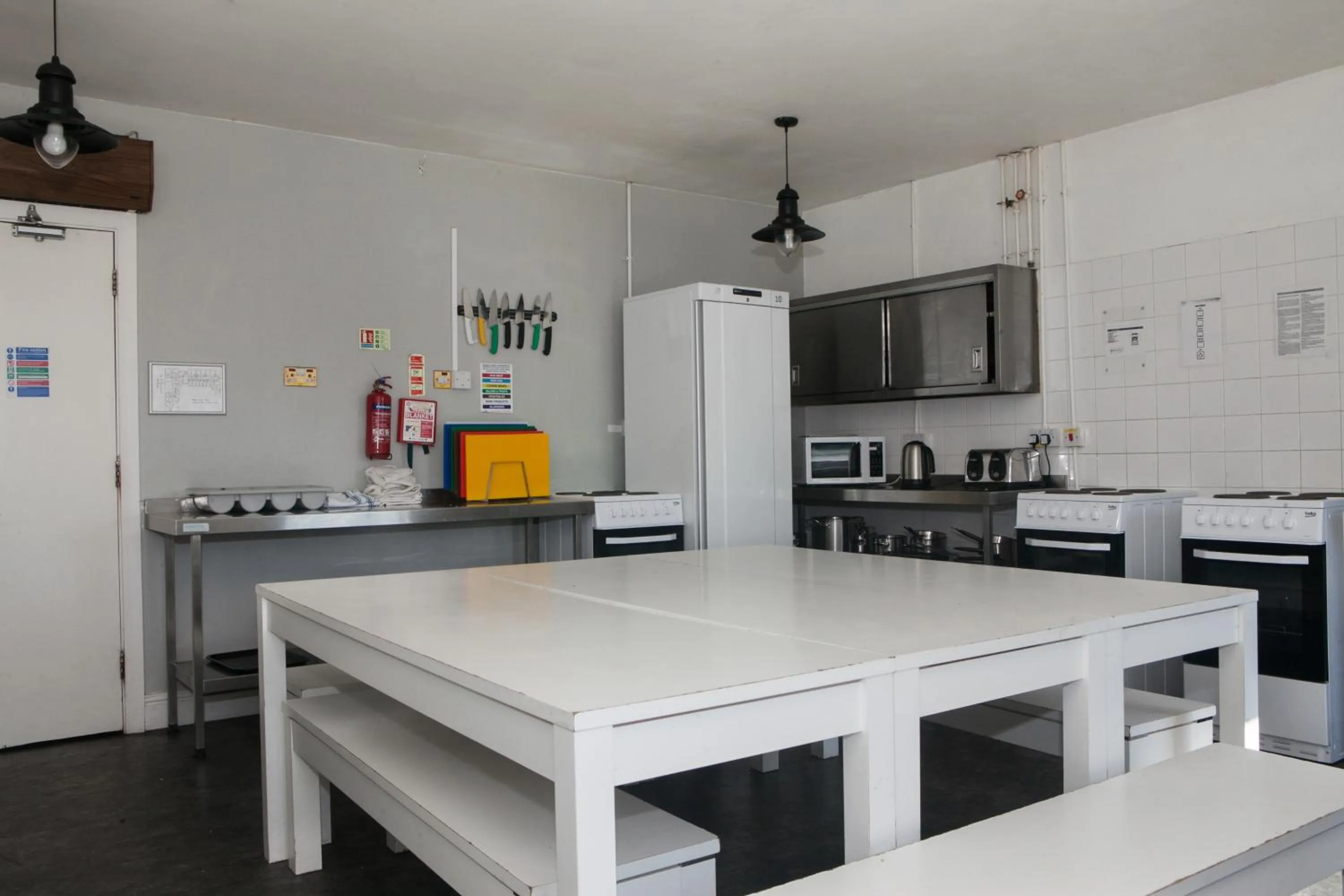 Communal kitchen in YHA Broad Haven