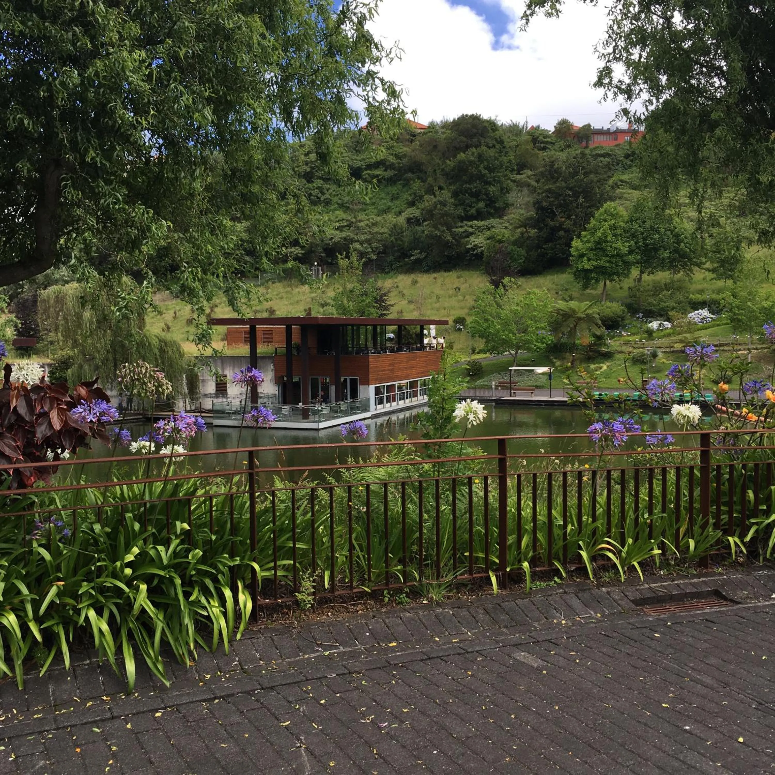 Nearby landmark in Casa do Til