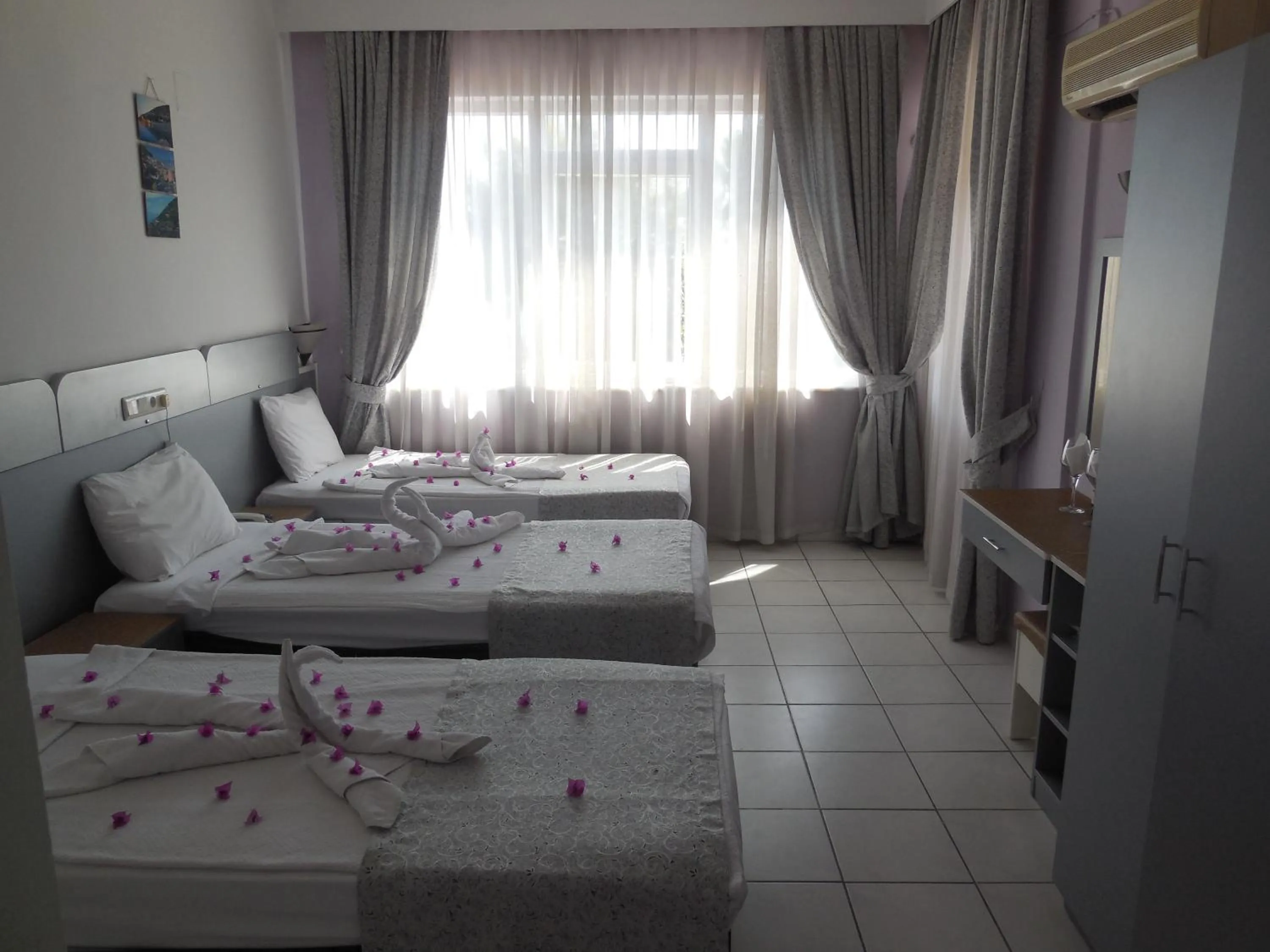 Photo of the whole room, Bed in Resitalya Hotel