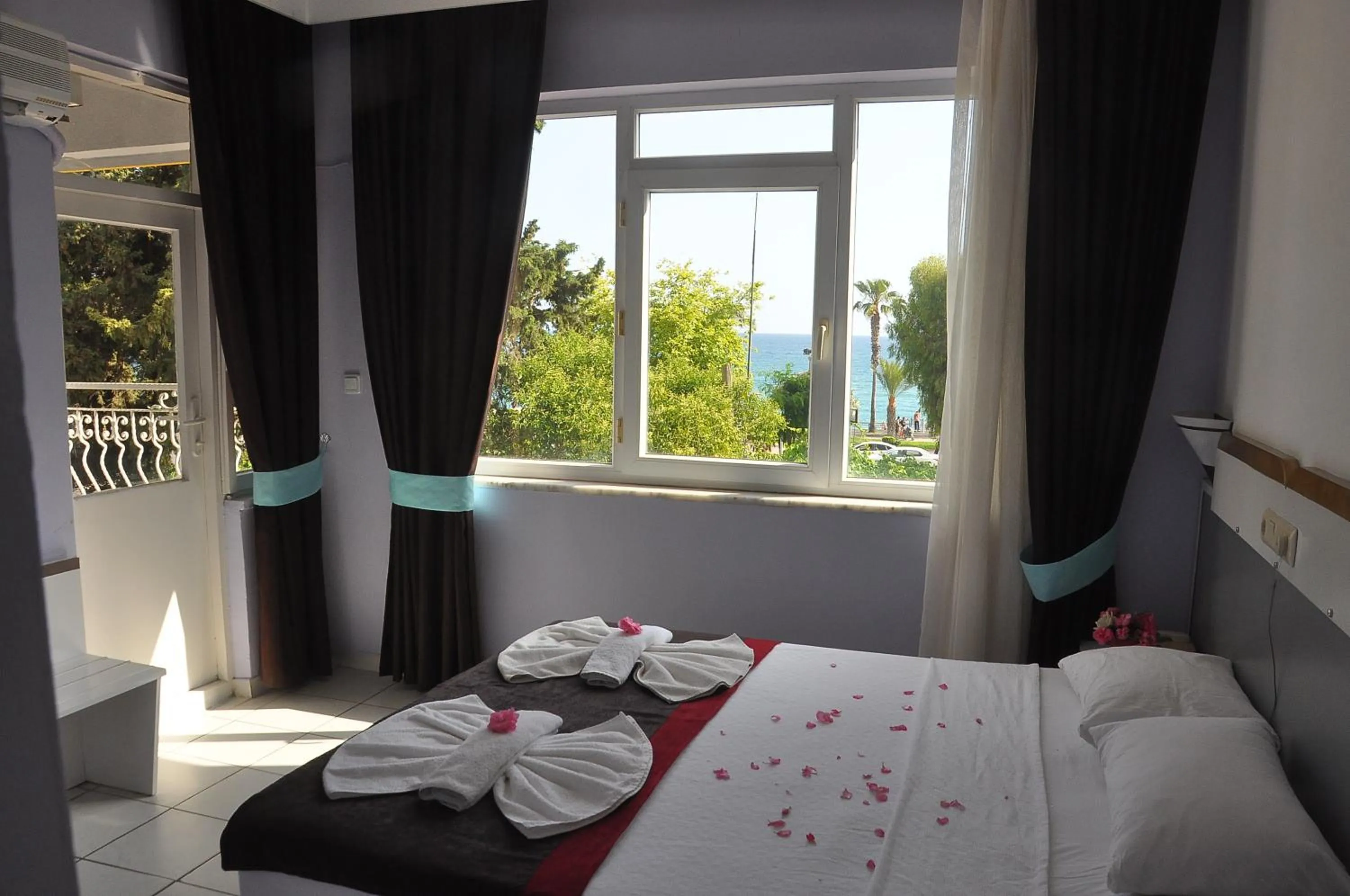 Bed in Resitalya Hotel