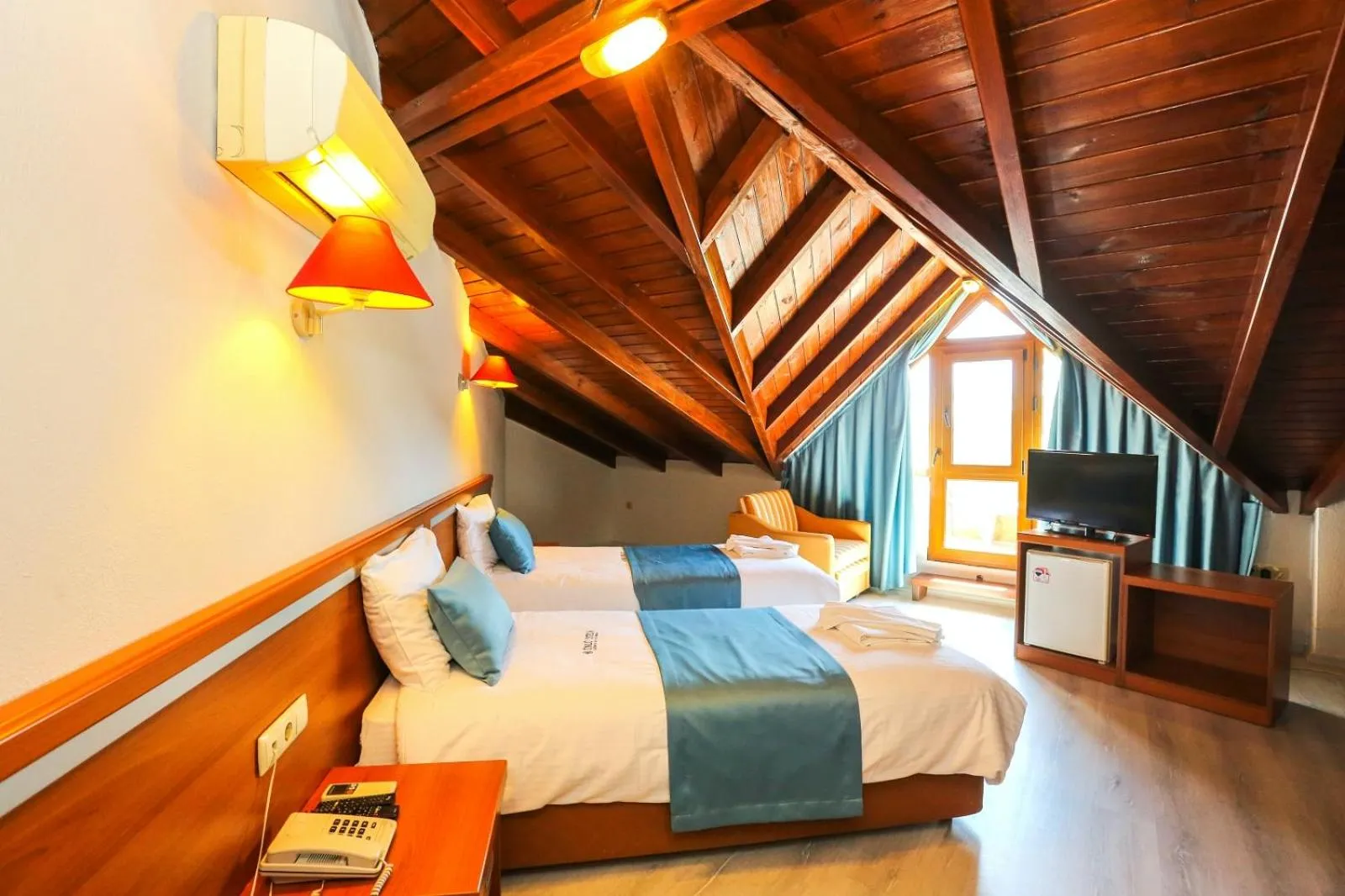 Photo of the whole room in Gocek Unlu Hotel