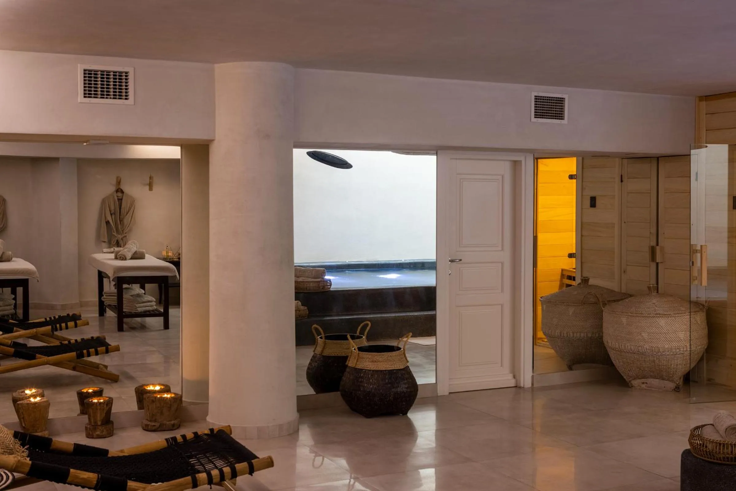 Hot Tub in Saint John Hotel Villas & Spa