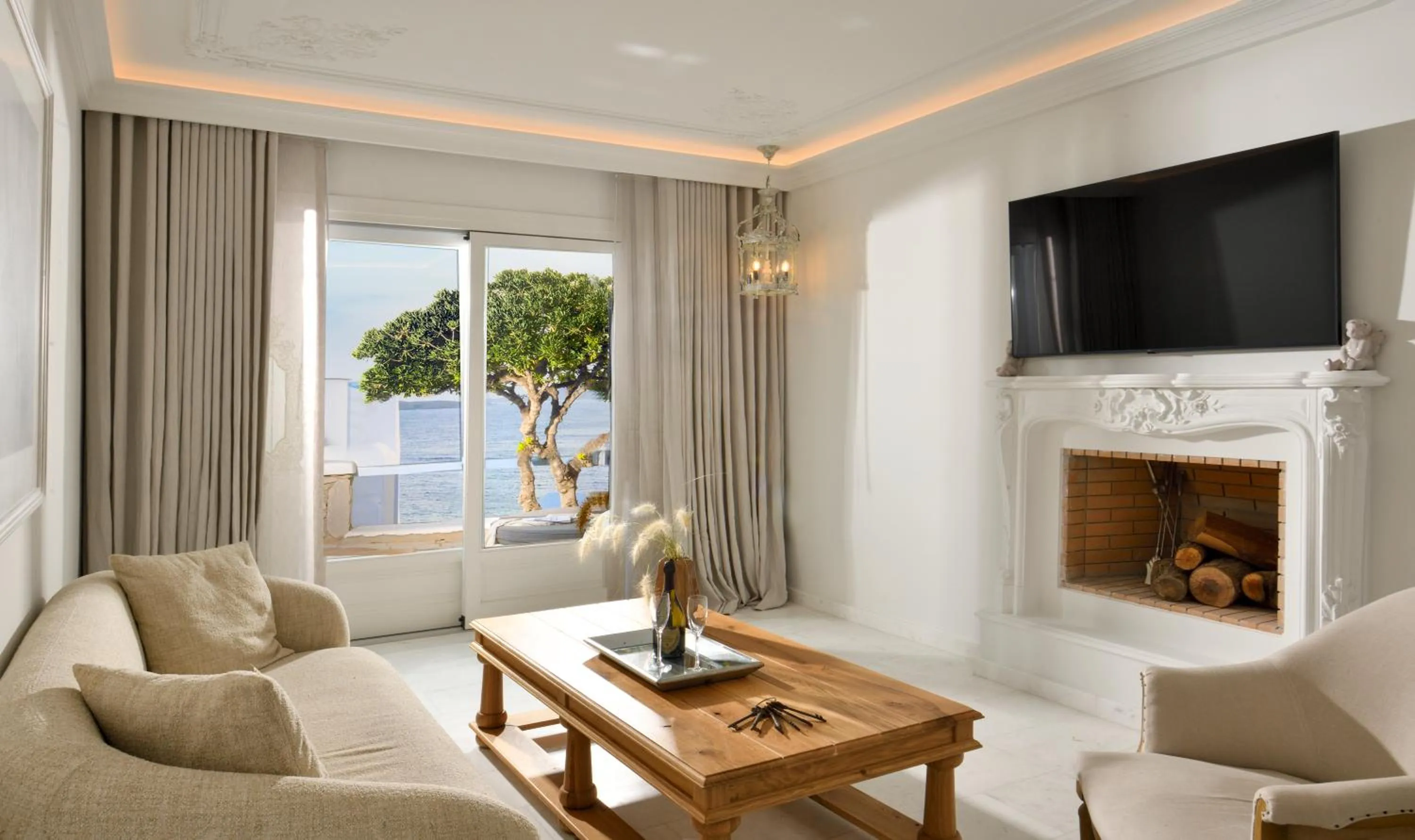 TV and multimedia in Saint John Hotel Villas & Spa