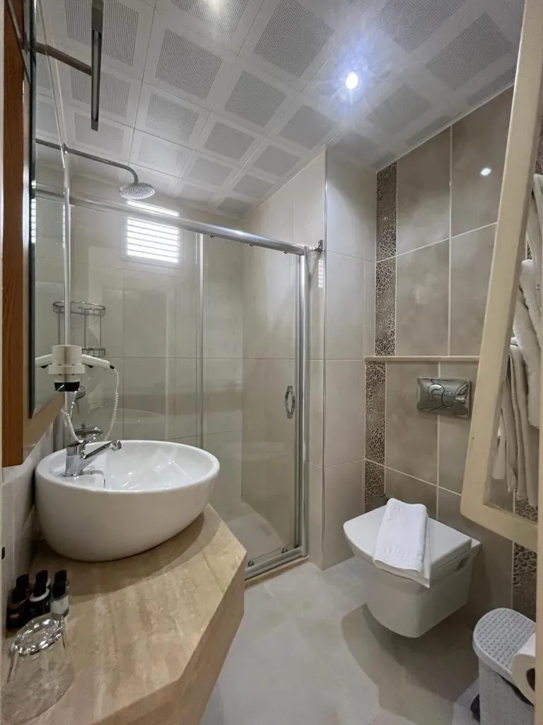 Bathroom in Kas Maki Hotel