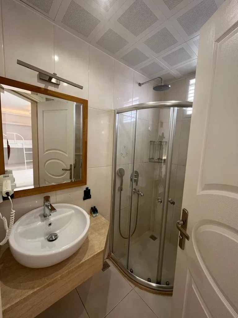 Shower in Kas Maki Hotel