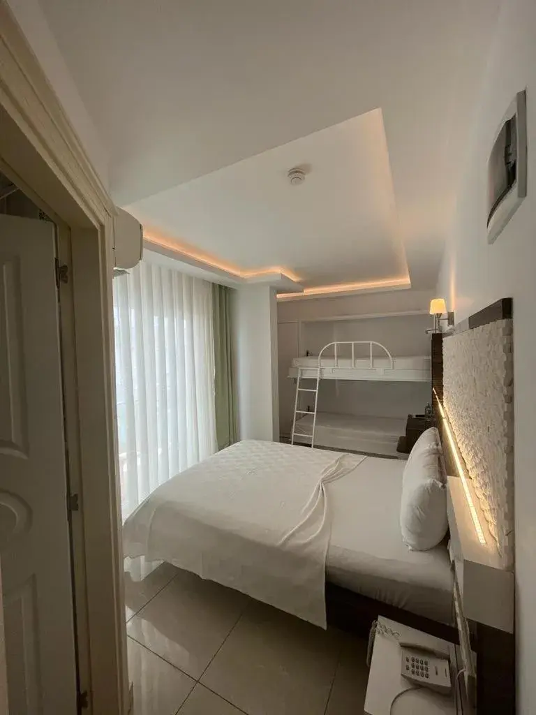 Economy Triple Room in Kas Maki Hotel Economy Triple Room in Kas Maki Hotel