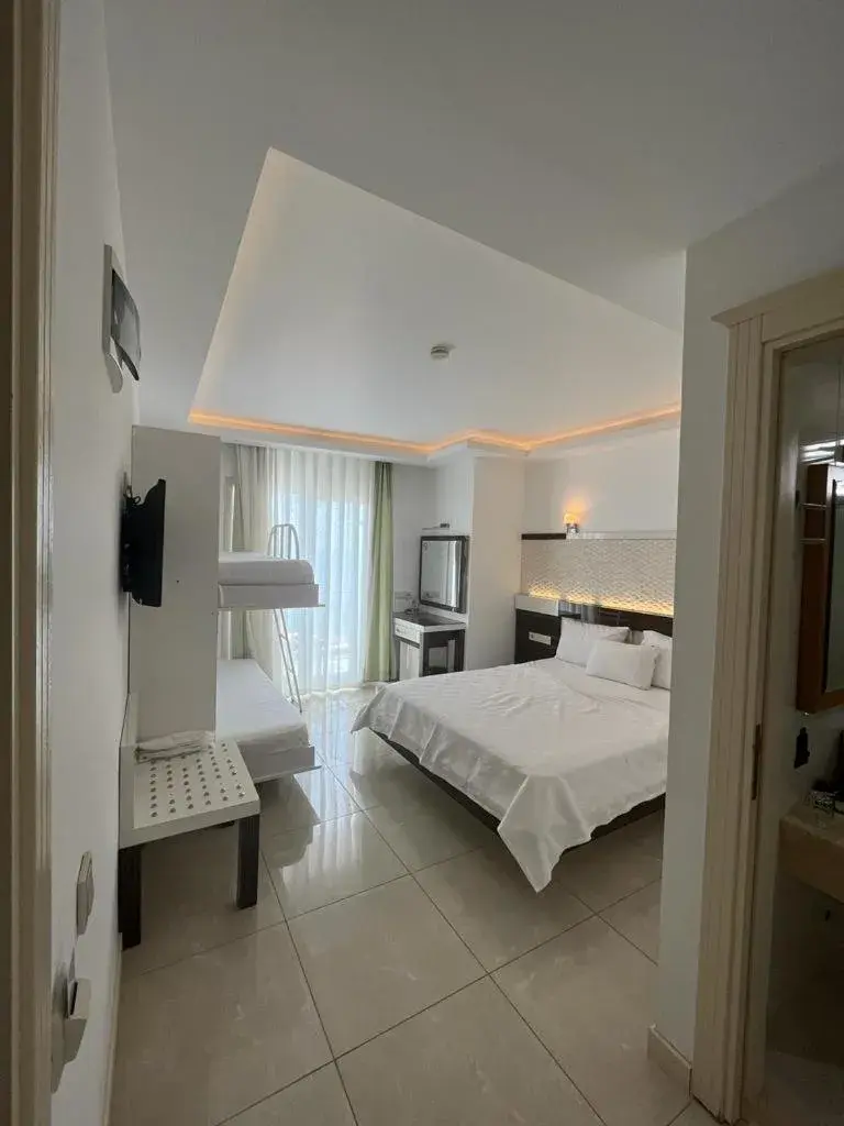 Family Room with Sea View in Kas Maki Hotel Family Room with Sea View in Kas Maki Hotel