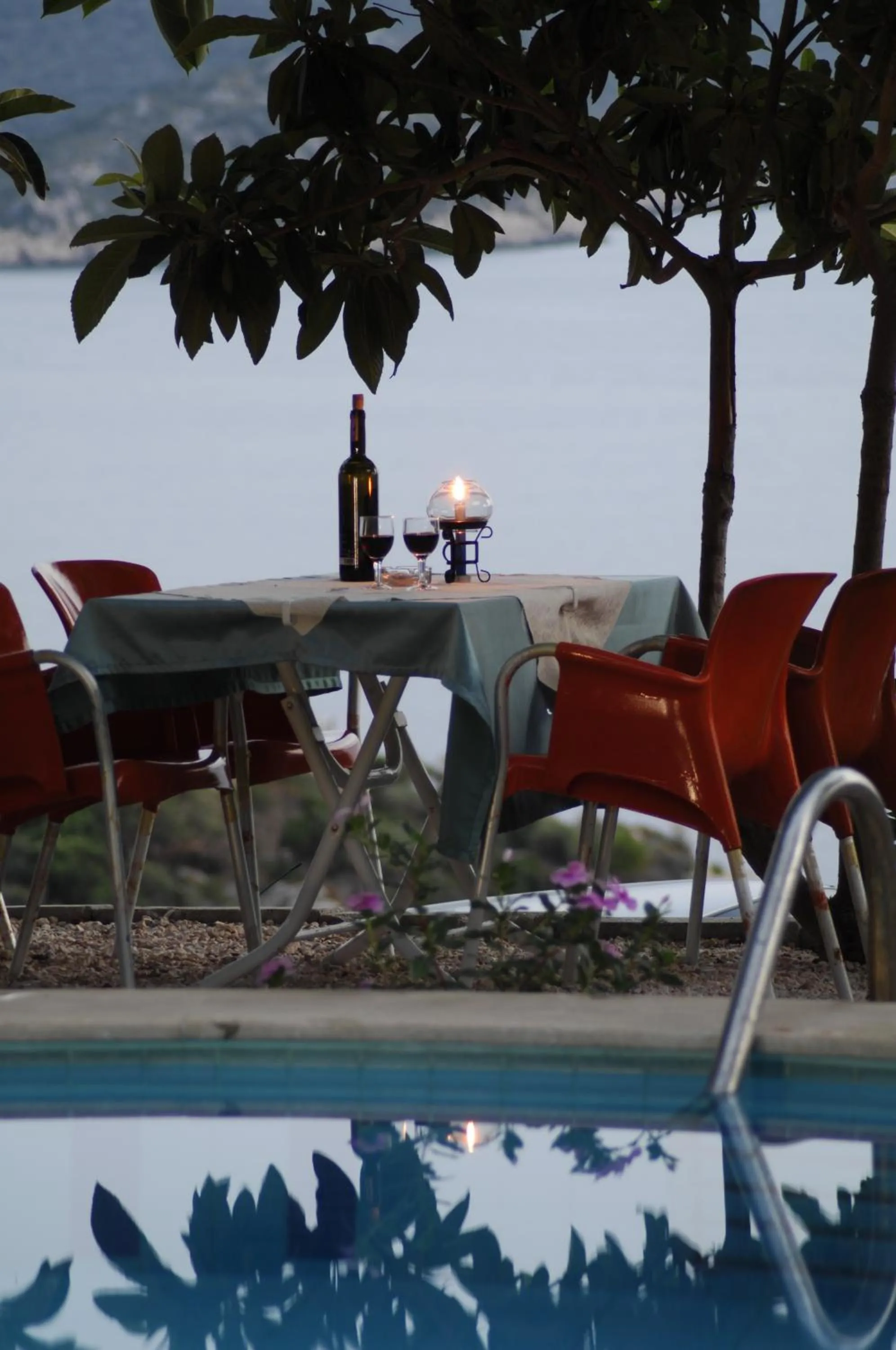 Restaurant/places to eat in Kas Maki Hotel