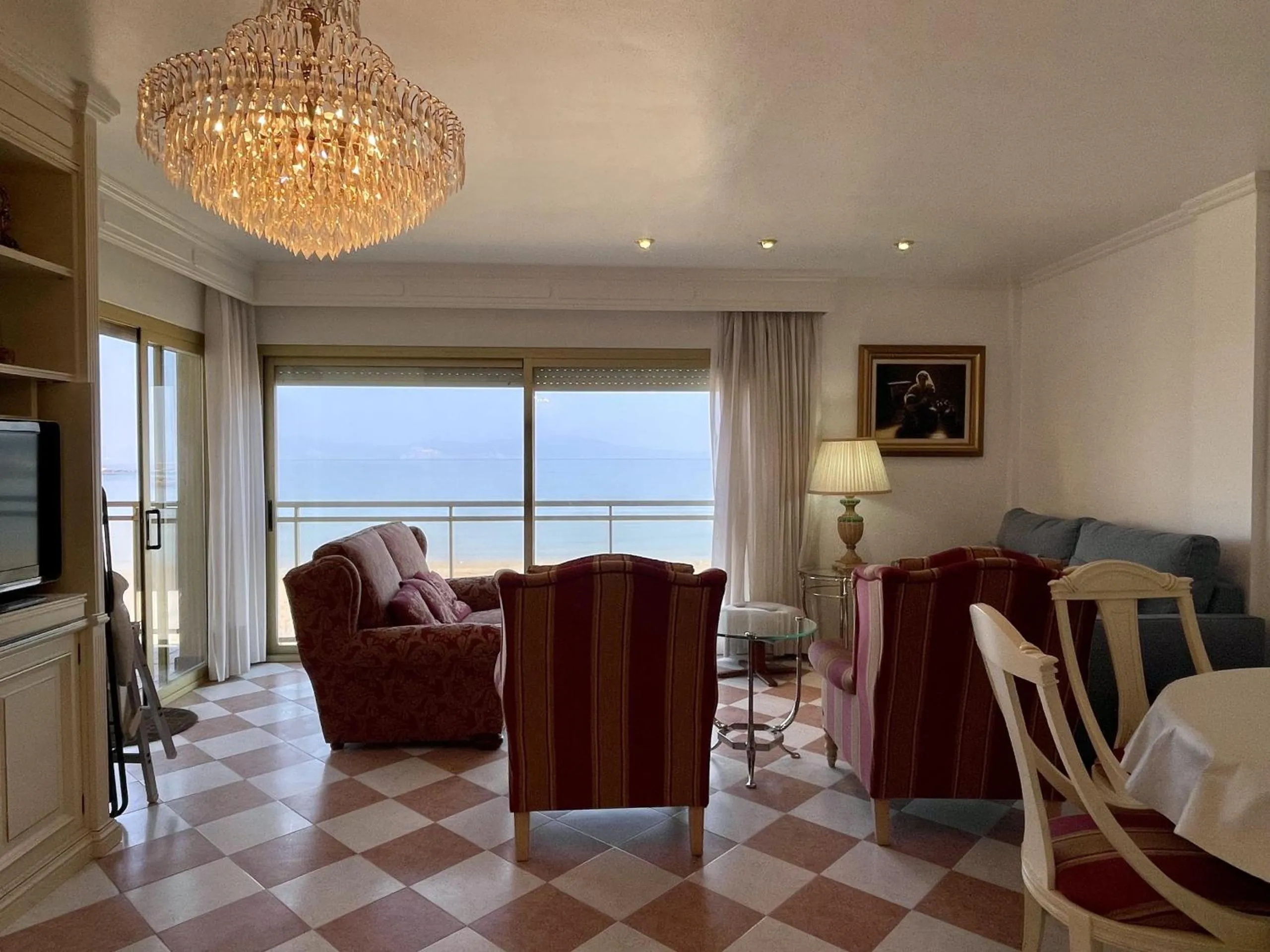 Communal lounge/ TV room in Margarida