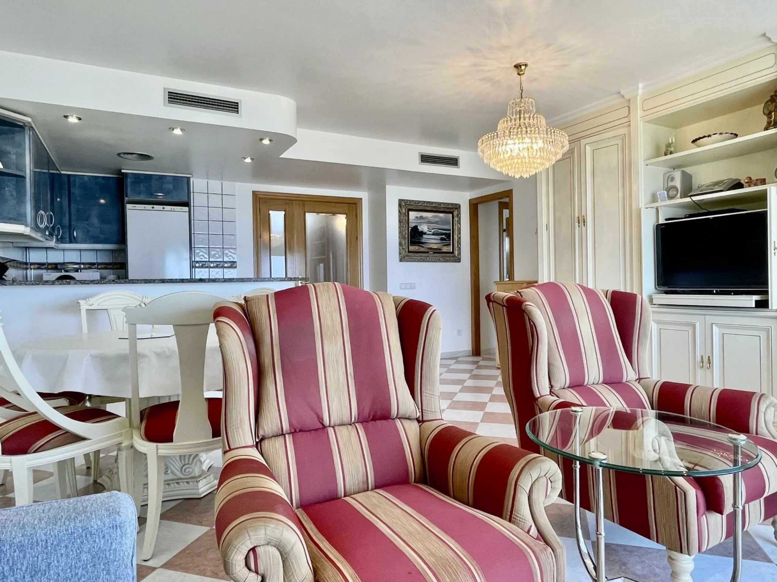 Communal lounge/ TV room in Margarida