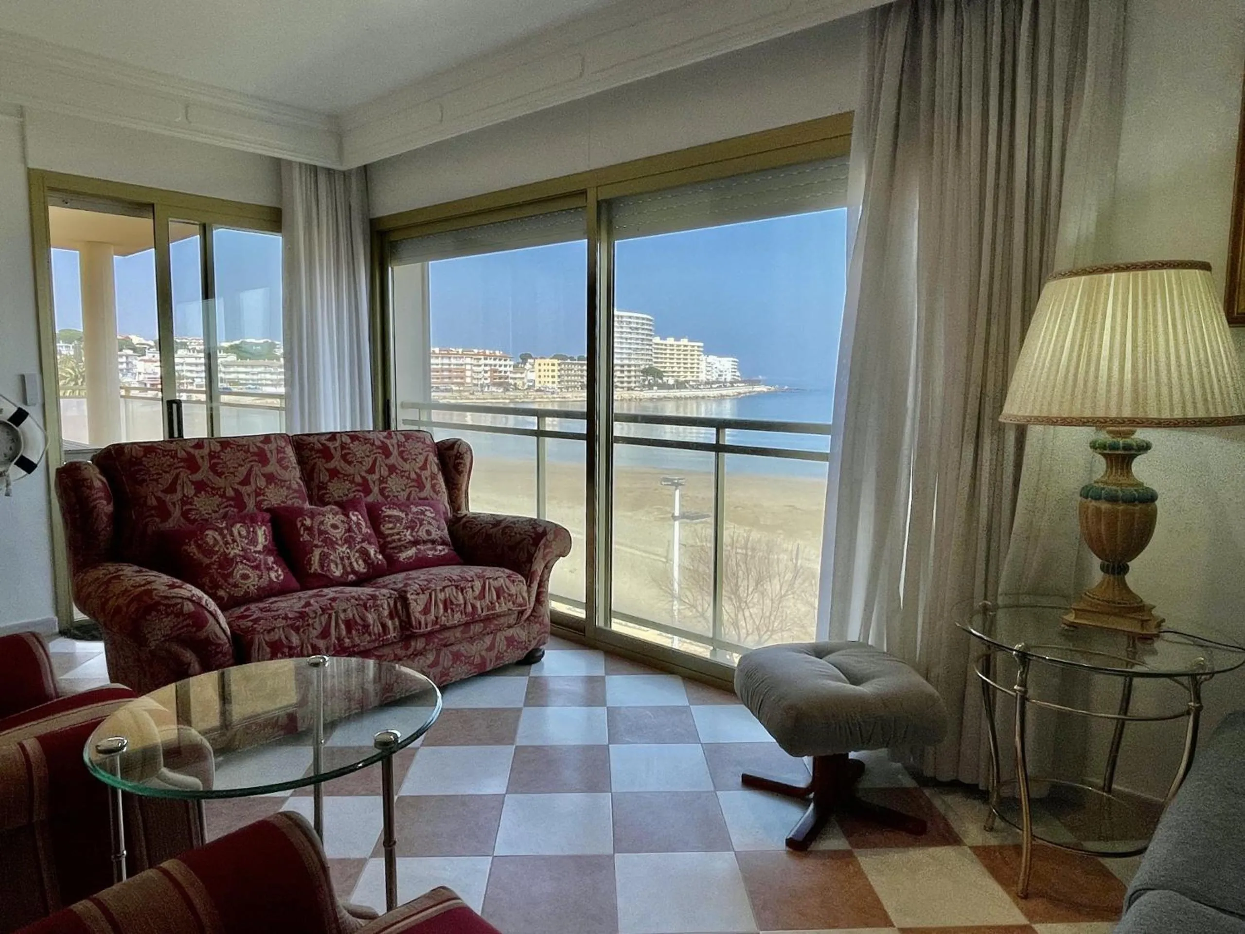 Communal lounge/ TV room in Margarida