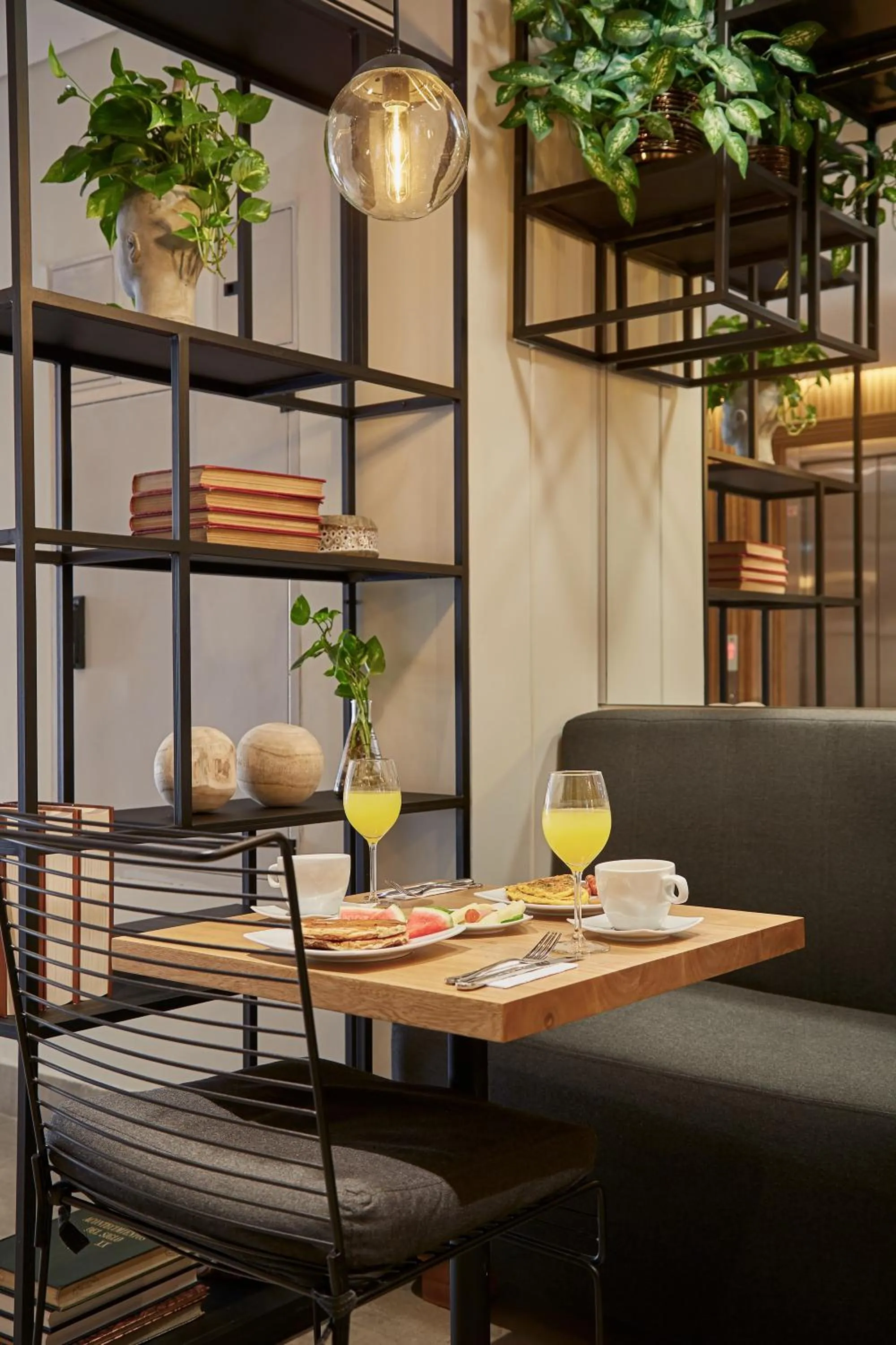 Lounge or bar in 14 Urban Hotel